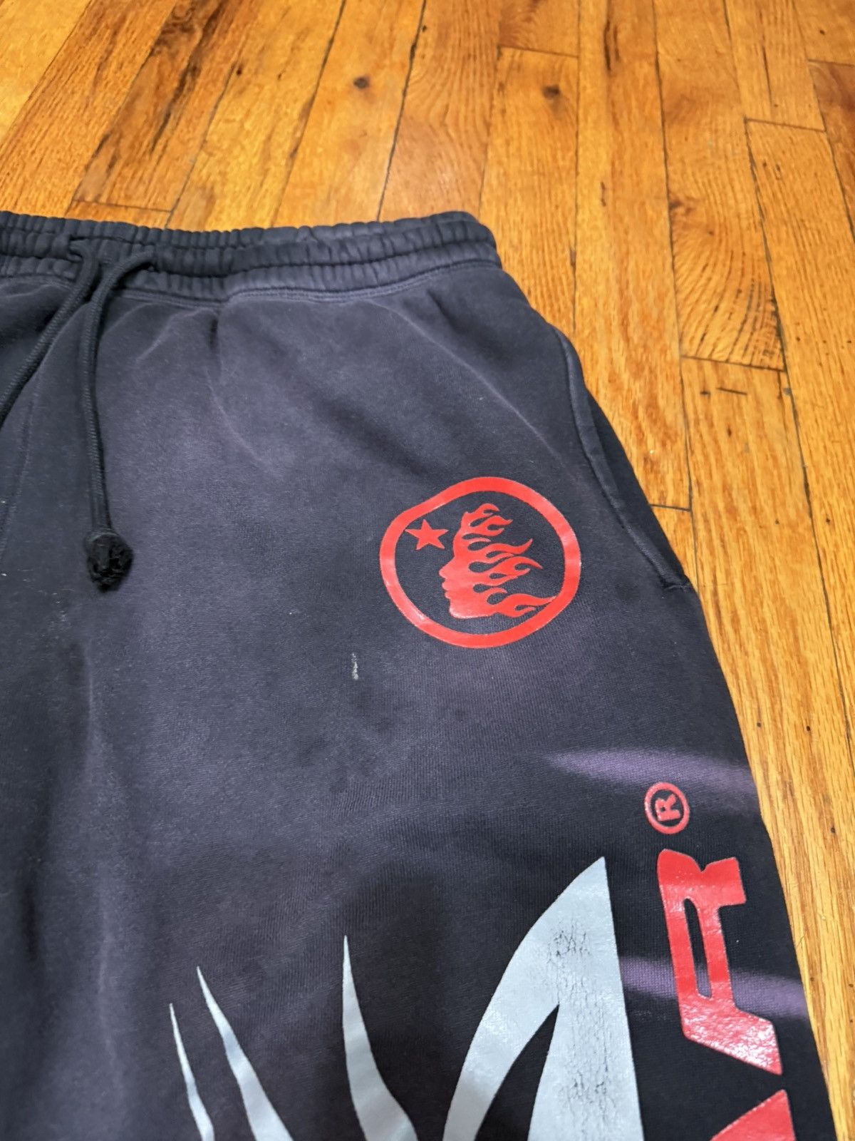 HELLSTAR Hellstar Airbrushed Skull Sports Sweatpants Size XXL Size US 38 / EU 54 - 6 Thumbnail