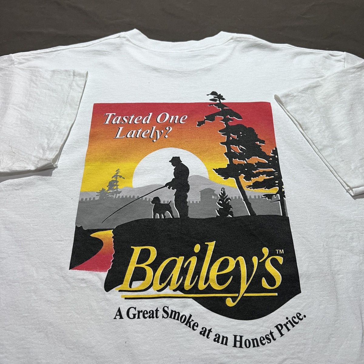 Vintage 90s Bailey’s Smoke Cigarette Tee graphic streetwear art XL Size US XL / EU 56 / 4 - 1 Thumbnail