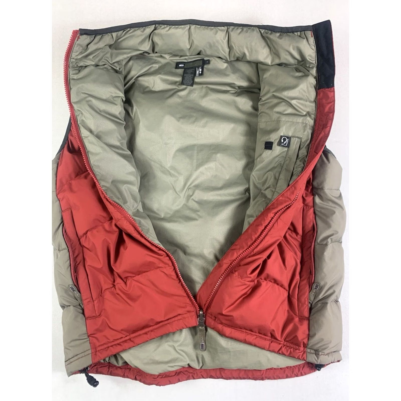 Vintage VINTAGE REI Goose Down Puffer Vest Jacket Mens Small RED Gray Full Zip Vest Size S / US 4 / IT 40 - 5 Thumbnail