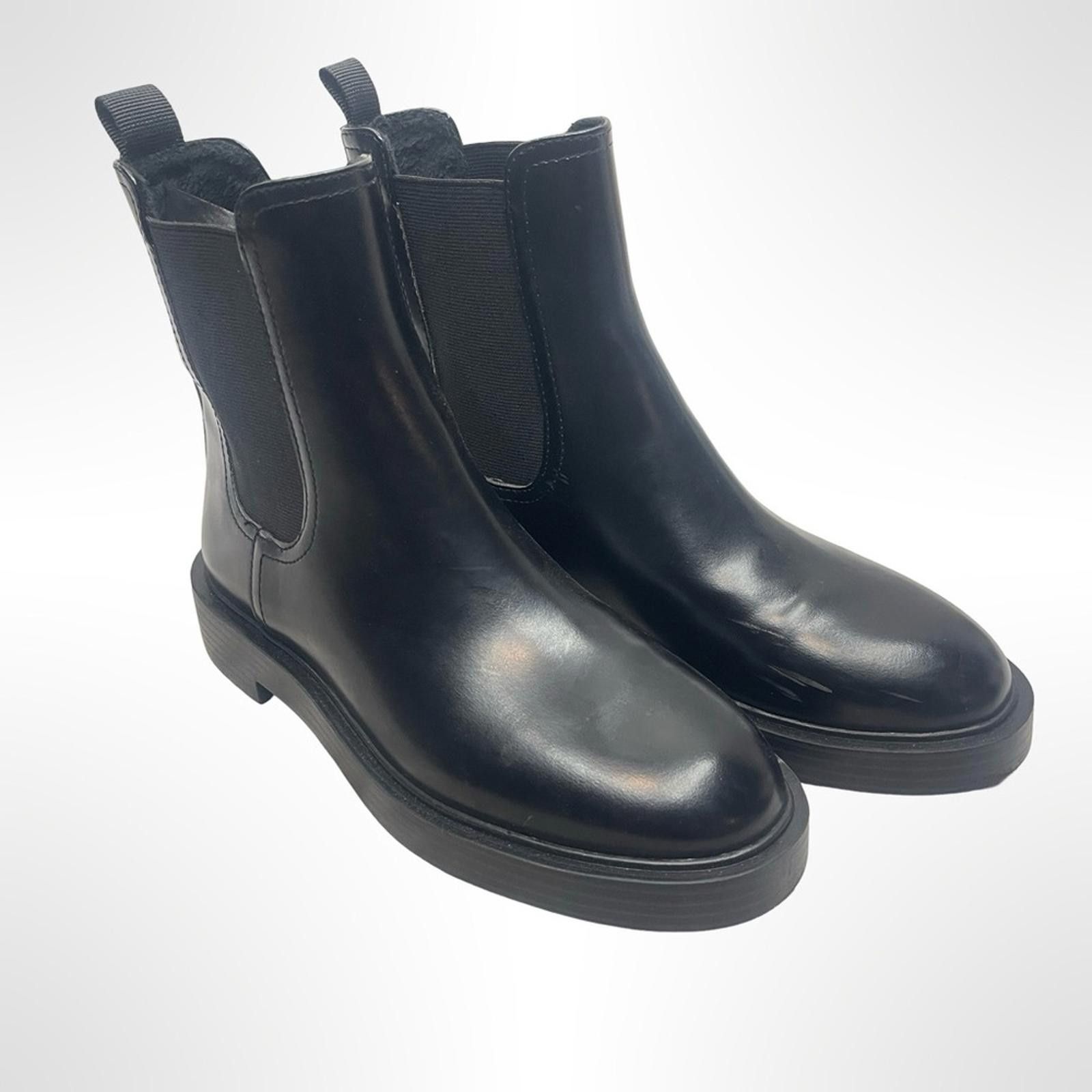 H&M H&M Men's Black Chelsea Boots in size 4 NWOT Size US 9 / EU 42 - 4 Thumbnail
