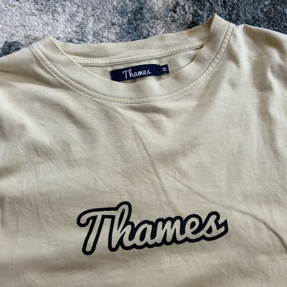 Thames THAMES LONDON OG CURSiVE LOGO TEE MUSTARD Blondey McCoy Size US M / EU 48-50 / 2 - 3 Thumbnail