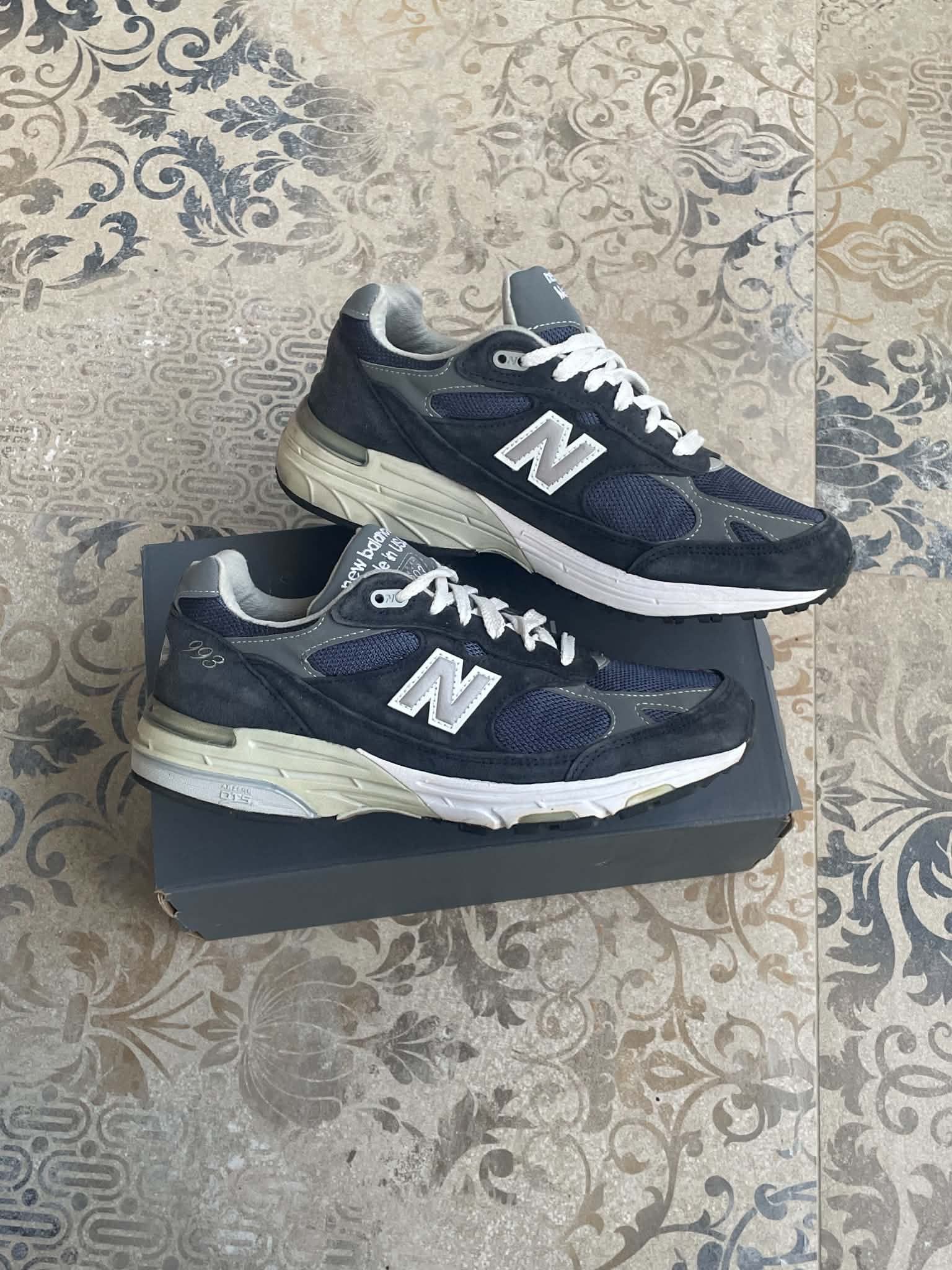 New Balance New Balance 993 MR993NV Made In USA kith Navy Size US 7.5 / EU 40-41 - 4 Thumbnail