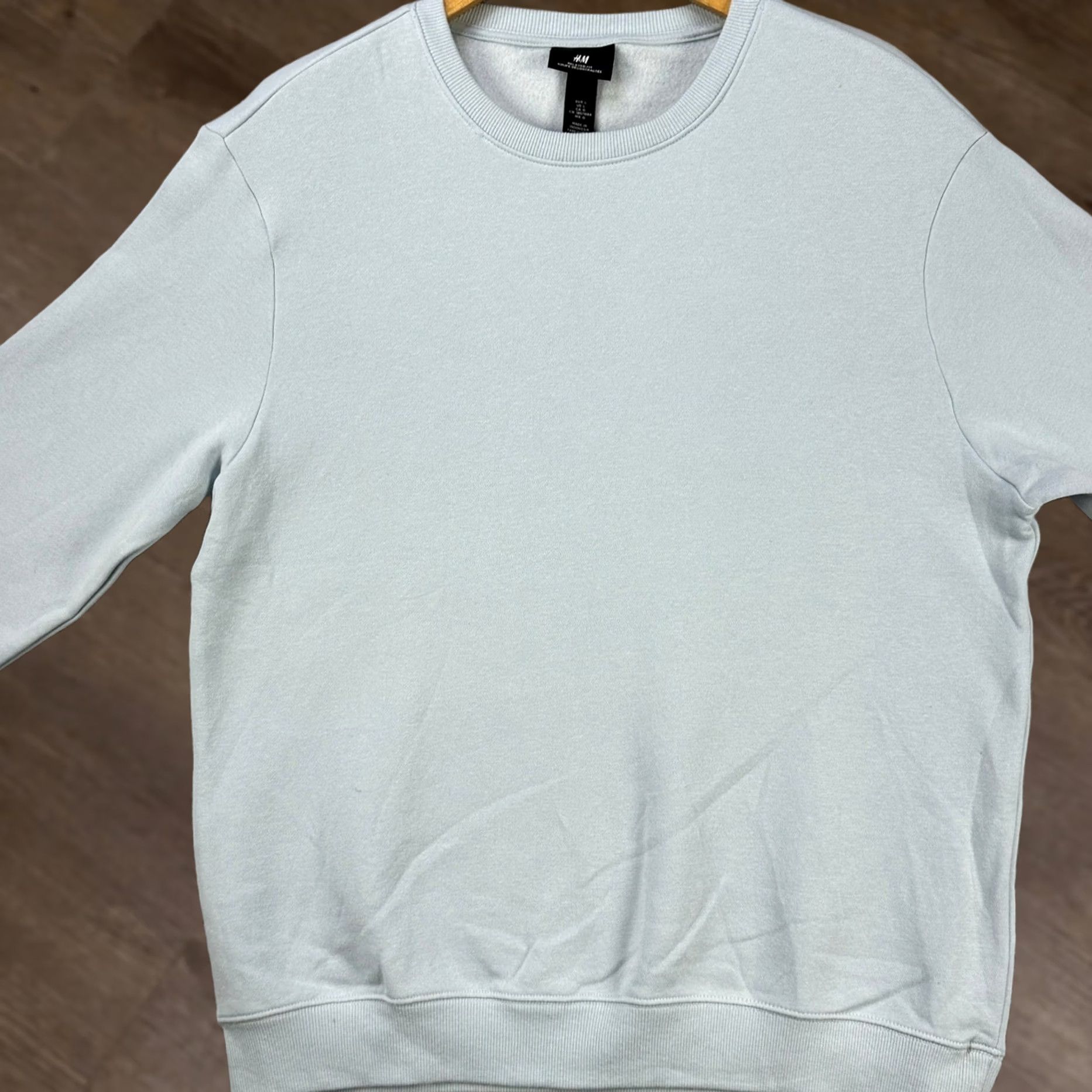 H&M H&M Sweatshirt Crew Neck Mens Large Light Blue Relaxed Fit Pullover Long Sleeve PullOver Casual Walking Comfort Mens Size US L / EU 52-54 / 3 - 1 Thumbnail