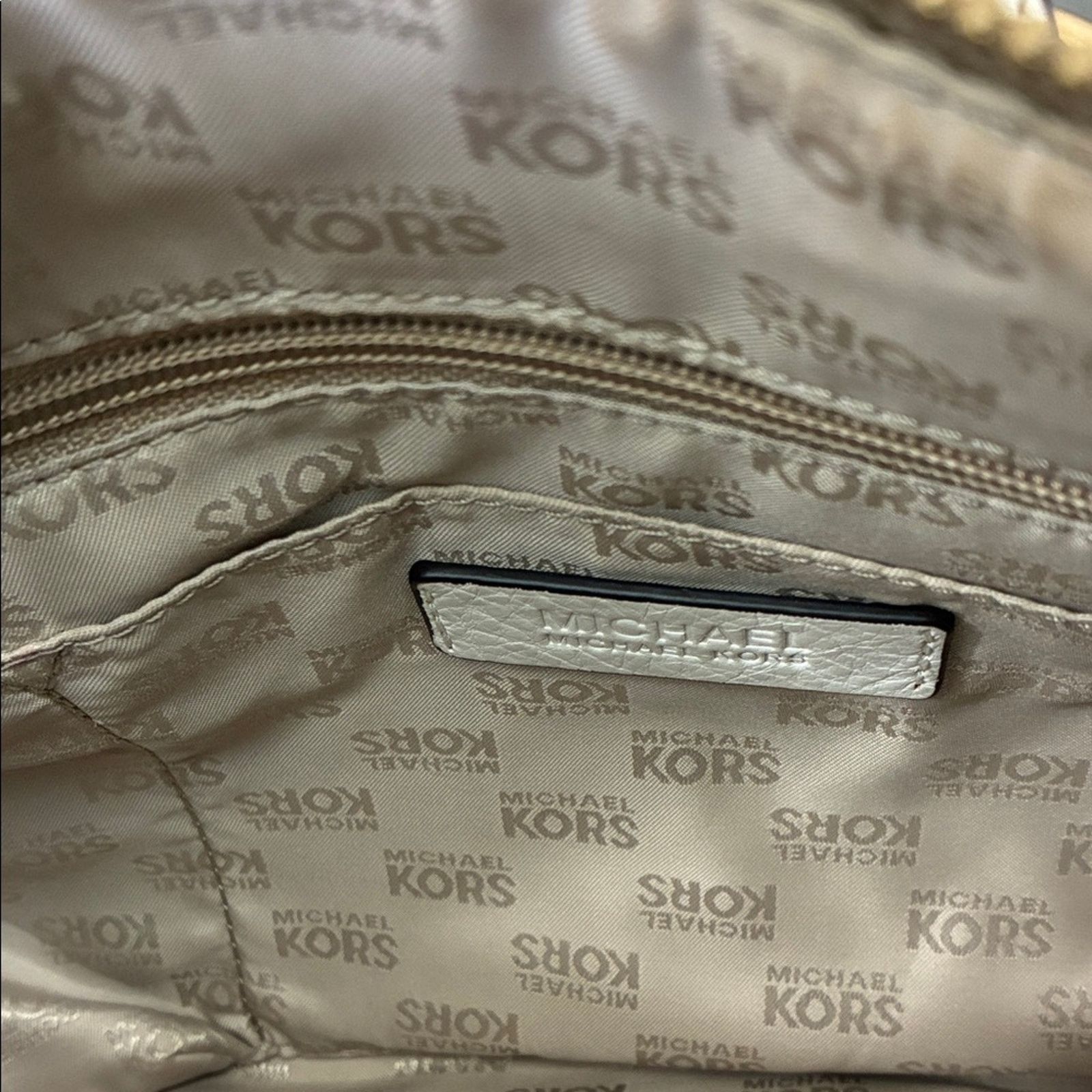 Michael Kors Michael Kors Grayson Monogram Handbag Size ONE SIZE - 8 Thumbnail