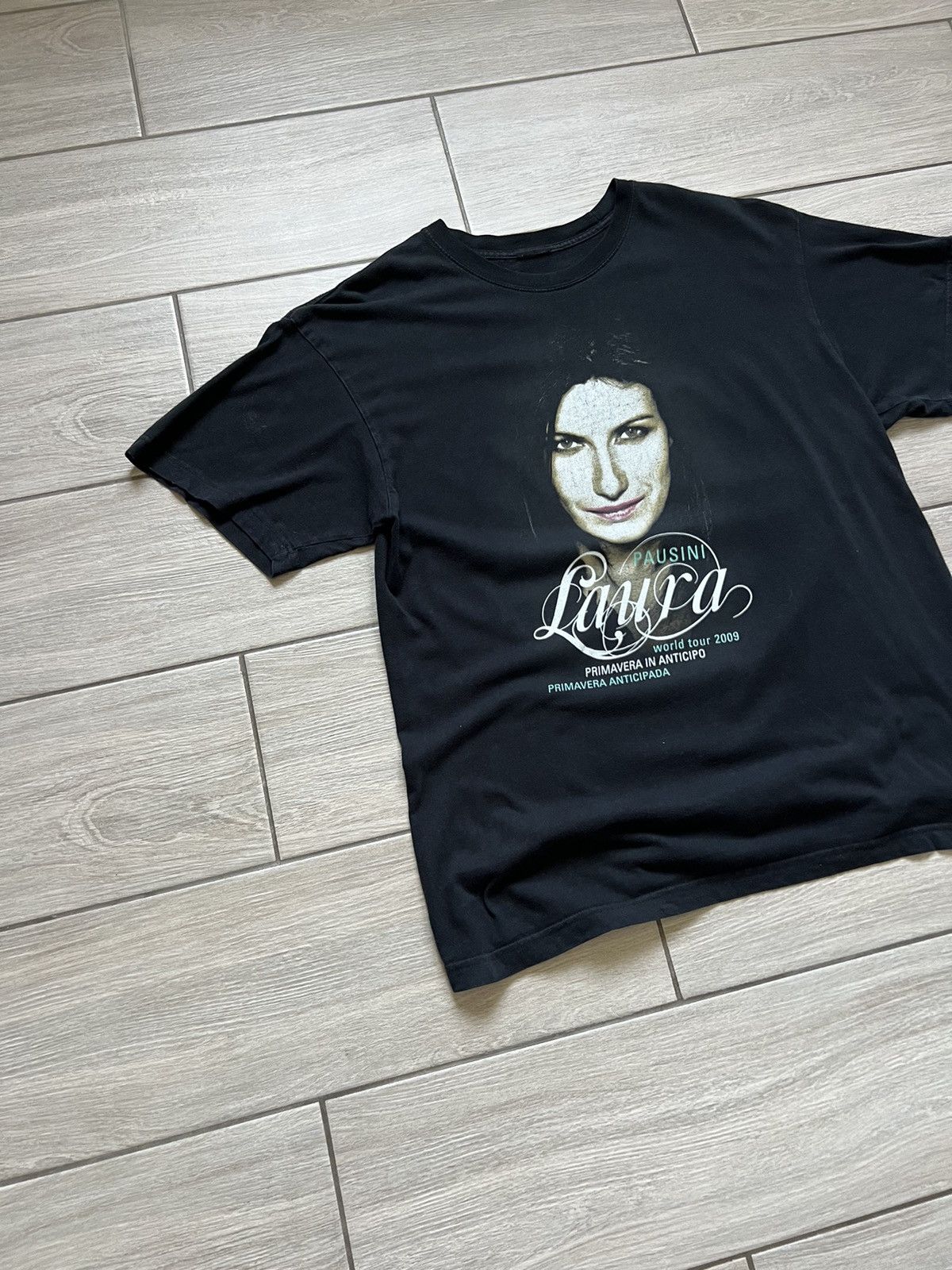 Band Tees 1997 Laura Pausini World Wide Tour Vintage T-Shirt Size US XL / EU 56 / 4 - 2 Thumbnail