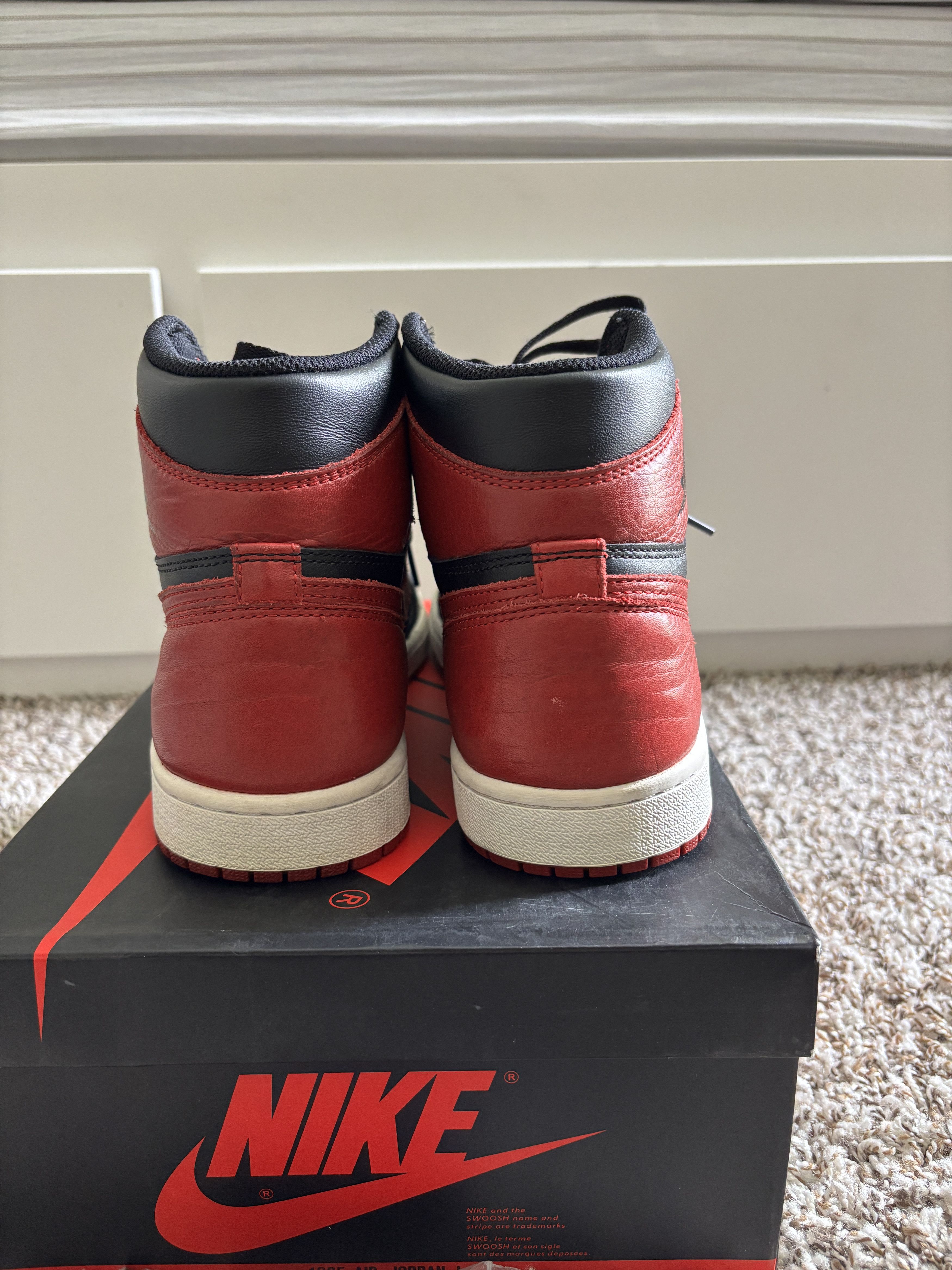 Nike Nike 2016 Air Jordan 1 Retro High OG 'Banned' 2016 Size 8 Size US 8 / EU 41 - 8 Thumbnail