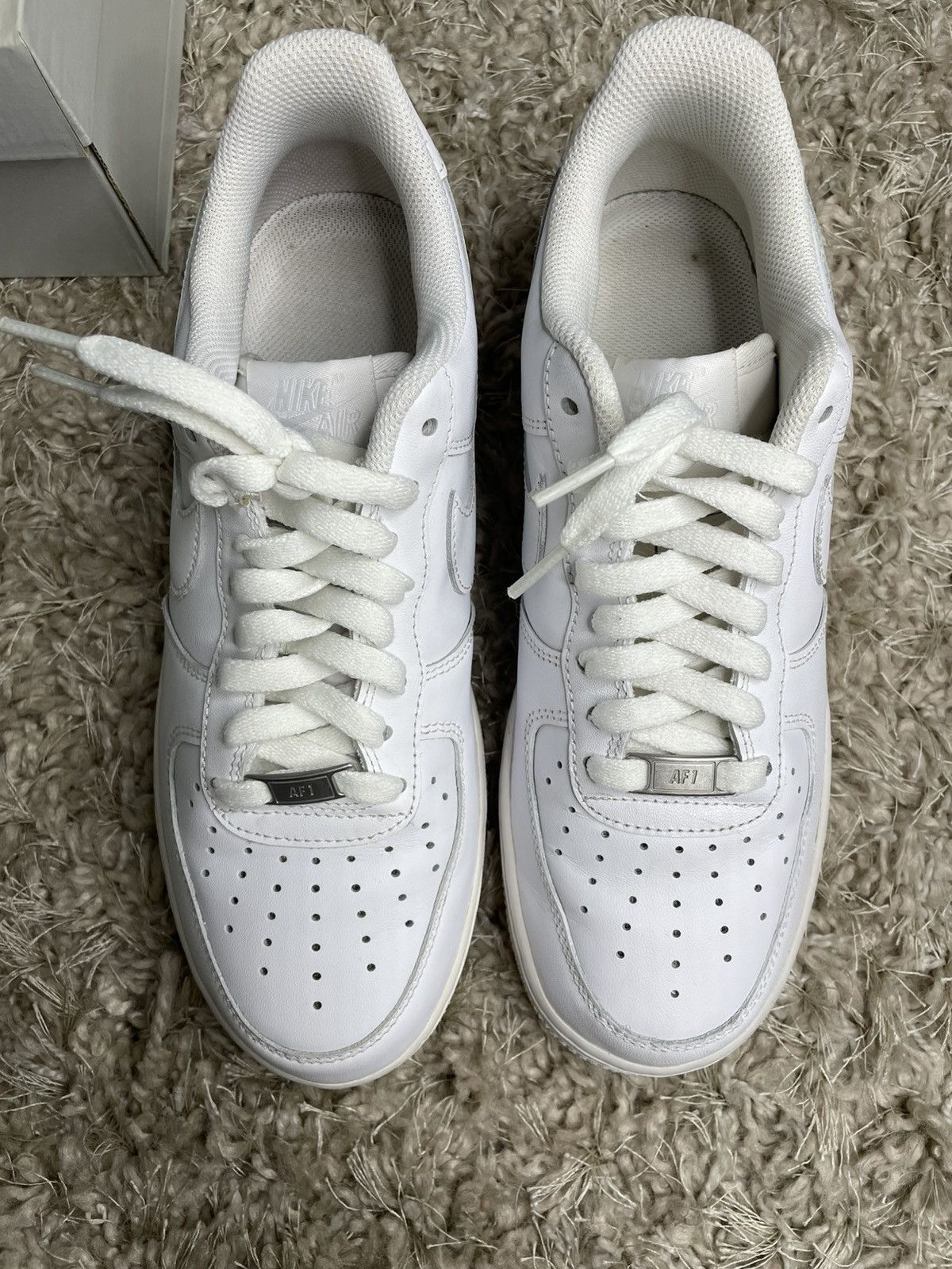 Nike Air Force 1 Triple White Size US 8 / EU 41 - 5 Thumbnail