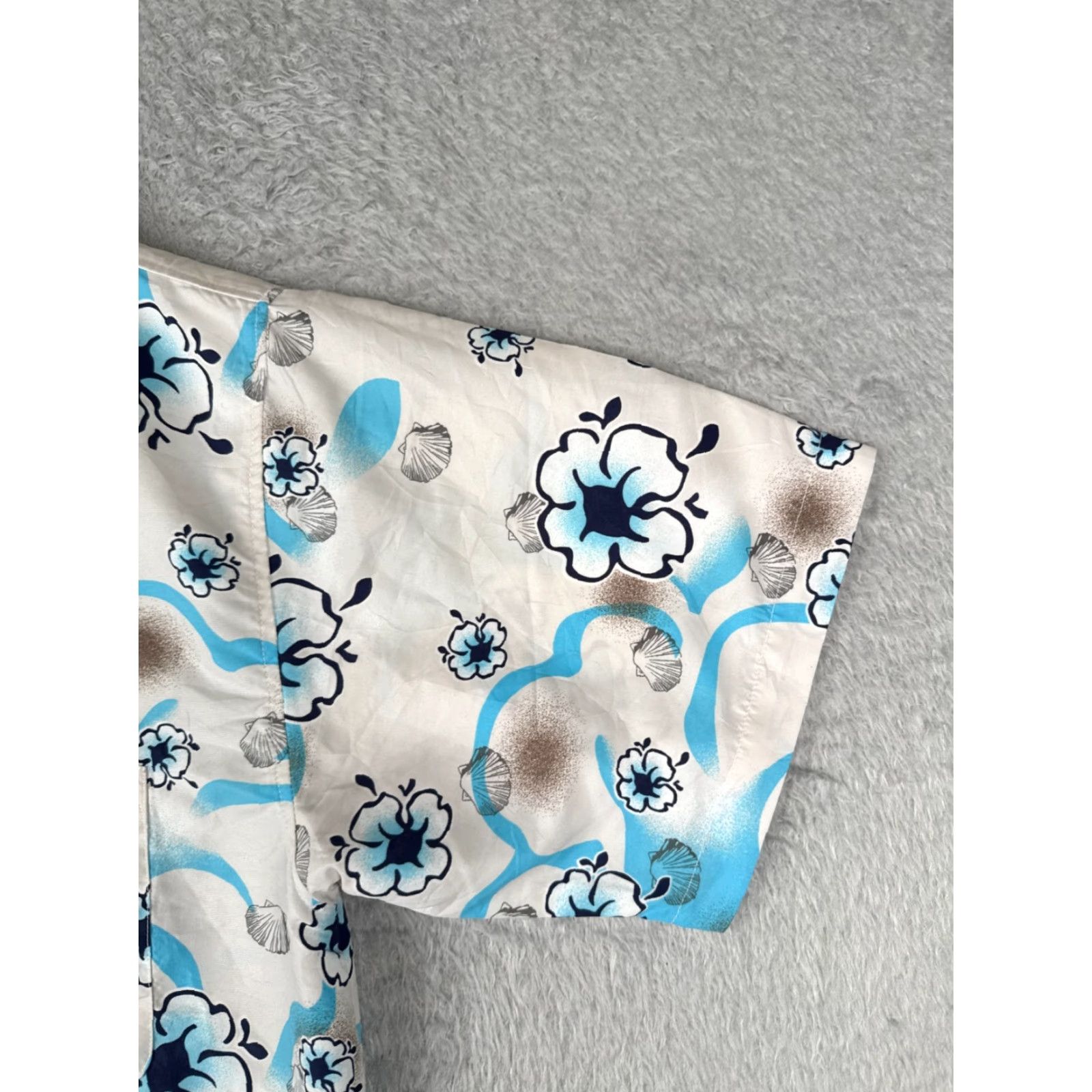 Vintage Benzene Shirt Mens Large White Blue Floral Hibiscus Palm Tree Polyester Hawaiian Size US L / EU 52-54 / 3 - 2 Thumbnail