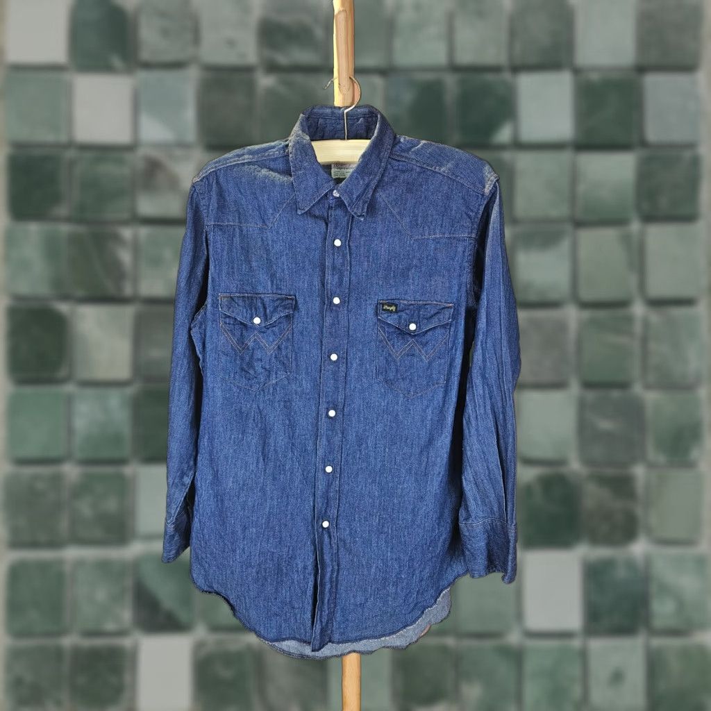 Wrangler VINTAGE Wrangler Denim Western Cowboy Pearl Snap Shirt 16-32 Made in USA Men’s Long Sleeve Button-Up Blue Western 70s Size US XS / EU 42 / 0 - 1 Thumbnail