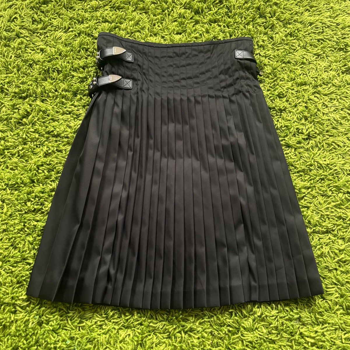 Prada FW2019 SAMPLE Studded Belt Kilt Skirt Size 28" / US 6 / IT 42 - 4 Thumbnail