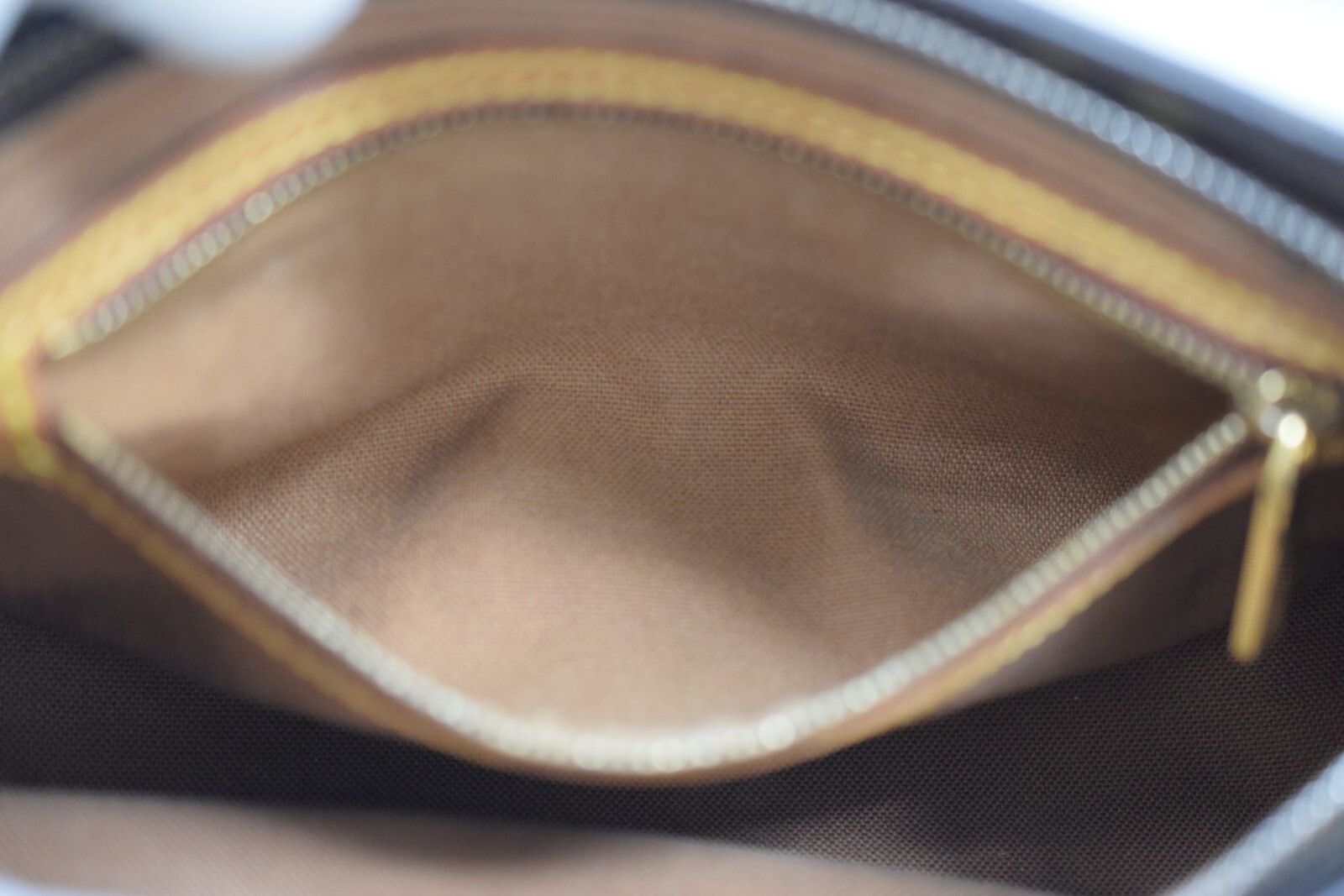 Louis Vuitton Louis Vuitton Trotteur Crossbody Bag Monogram Canvas M51240 Size ONE SIZE - 21 Thumbnail