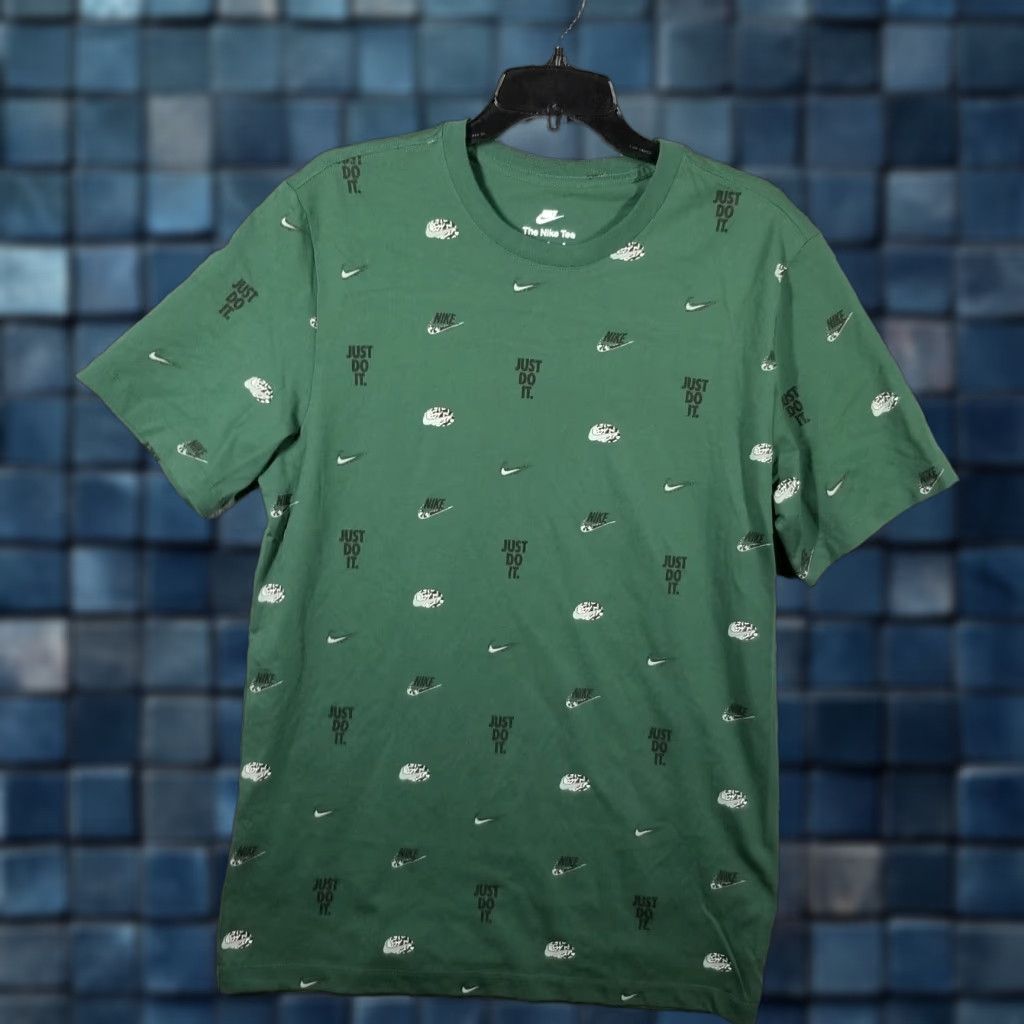 Nike Rare Nike Sportswear Men's Max90 T-Shirt Medium AOP Forrest Green Color Sample Size US M / EU 48-50 / 2 - 1 Thumbnail
