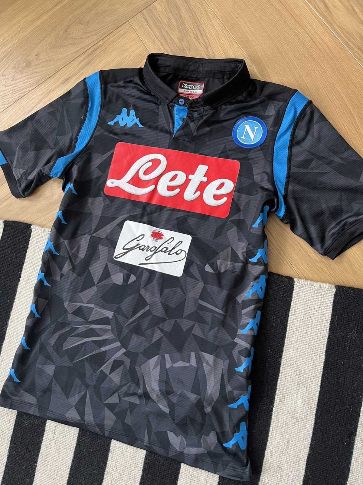 Kappa Kappa 2018/19 Napoli Authentic Away Shirt Size S Size US S / EU 44-46 / 1 - 3 Thumbnail