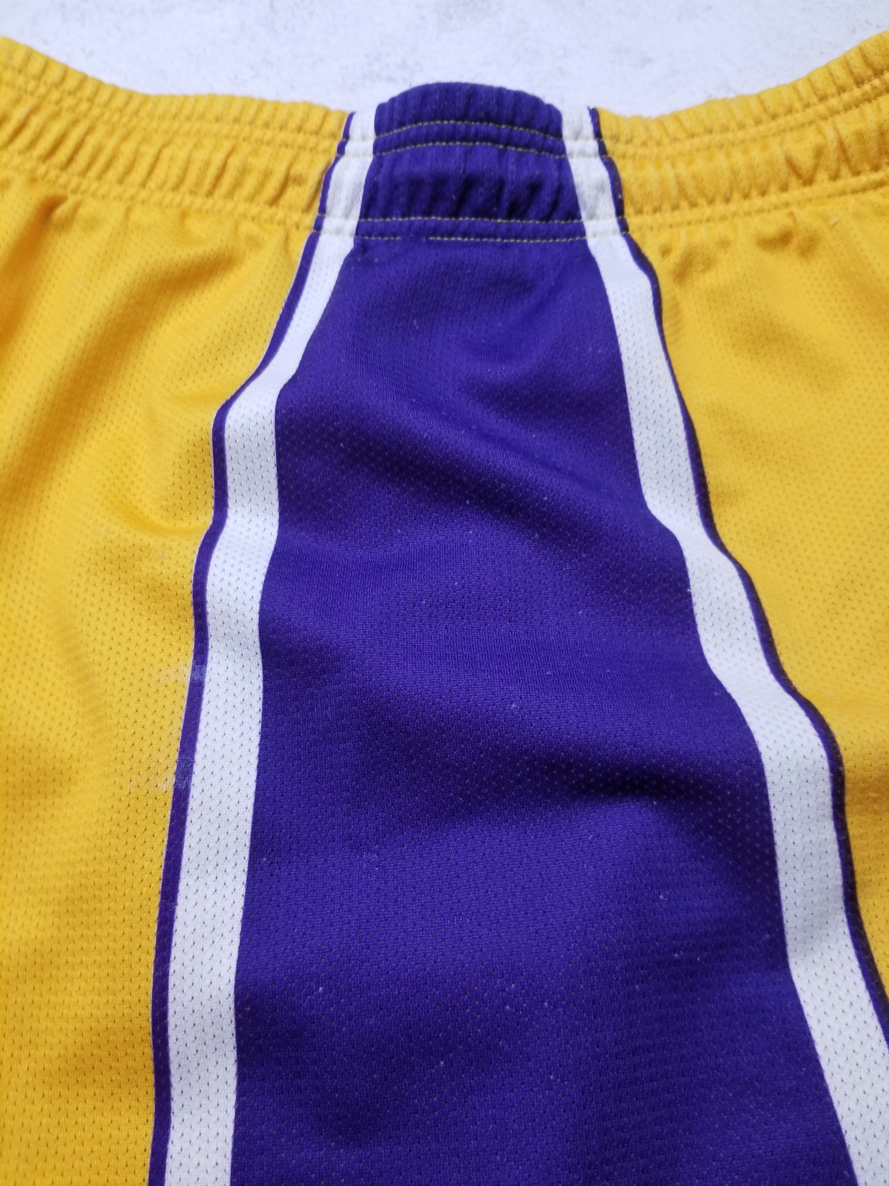 Champion Champion Los Angeles Lakers Kobe Bryant NBA SHORTS SIZE L Size US 36 / EU 52 - 5 Thumbnail