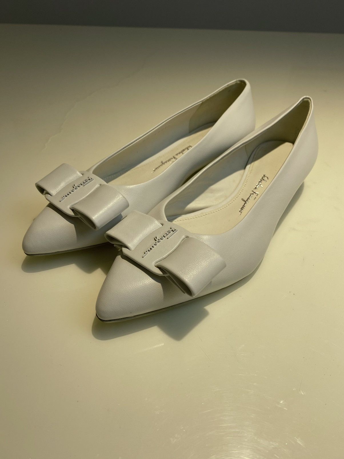 Salvatore Ferragamo Viva White Leather Flat Shoes Size5