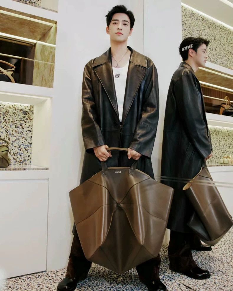 Loewe Loewe size M FW23 sheepskin pleated coat Size L / US 10 / IT 46 - 5 Thumbnail
