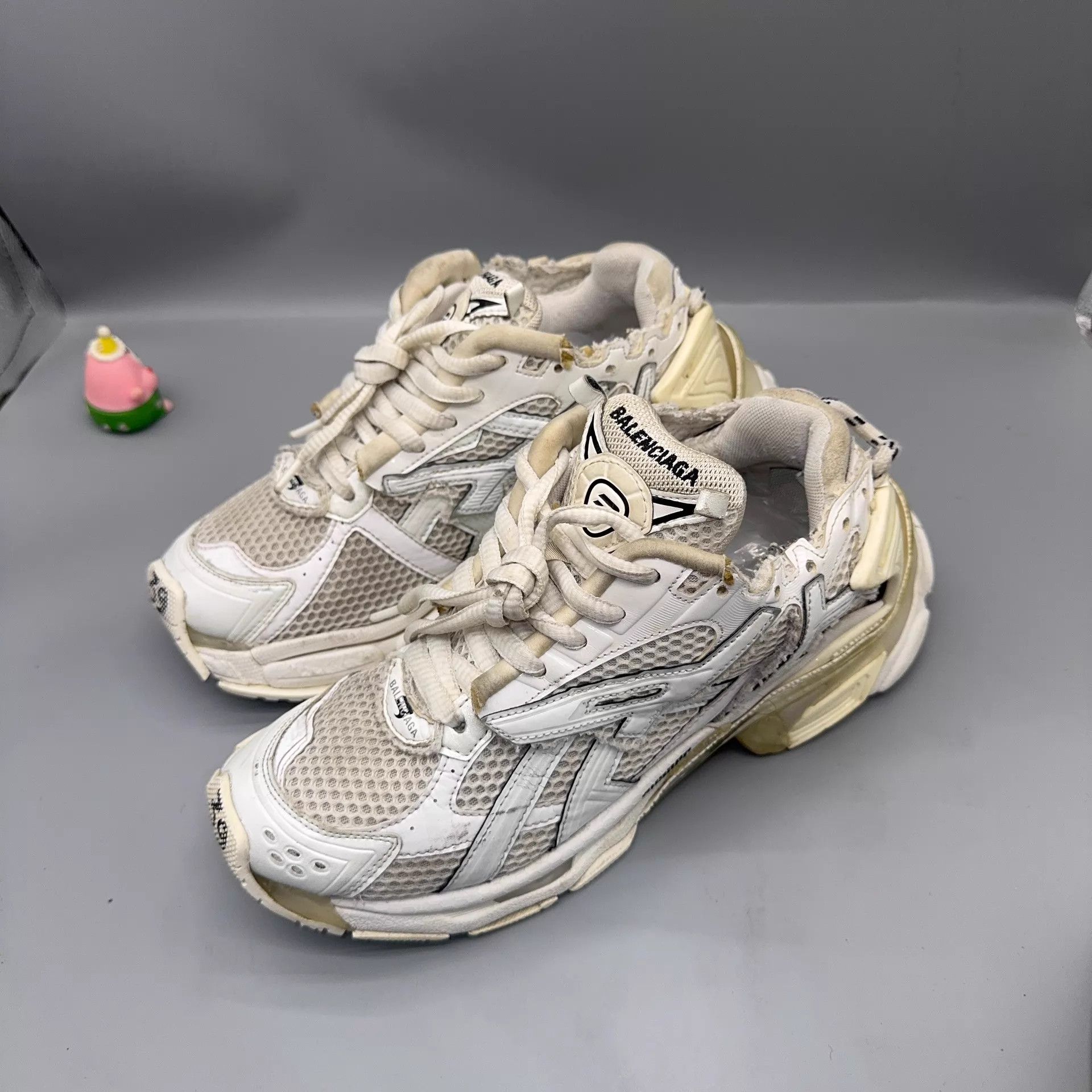 Balenciaga Balenciaga Runner White Distressed Sneakers Size US 9 / EU 42 - 1 Thumbnail