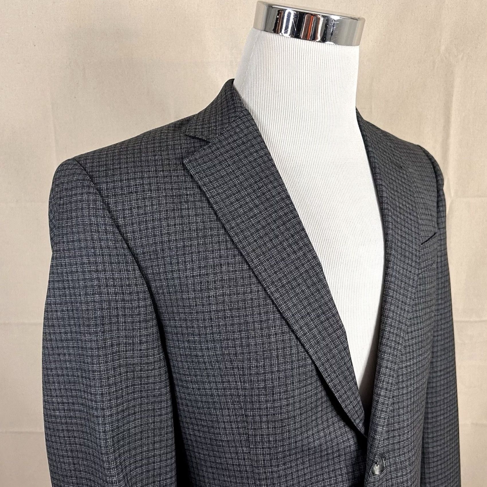 Jos. A. Bank Jos. A. Bank Sport Coat Gray Plaid 40R Wool Two-Button Double-Vented Jacket Men Regular Size US XS / EU 42 / 0 - 2 Thumbnail