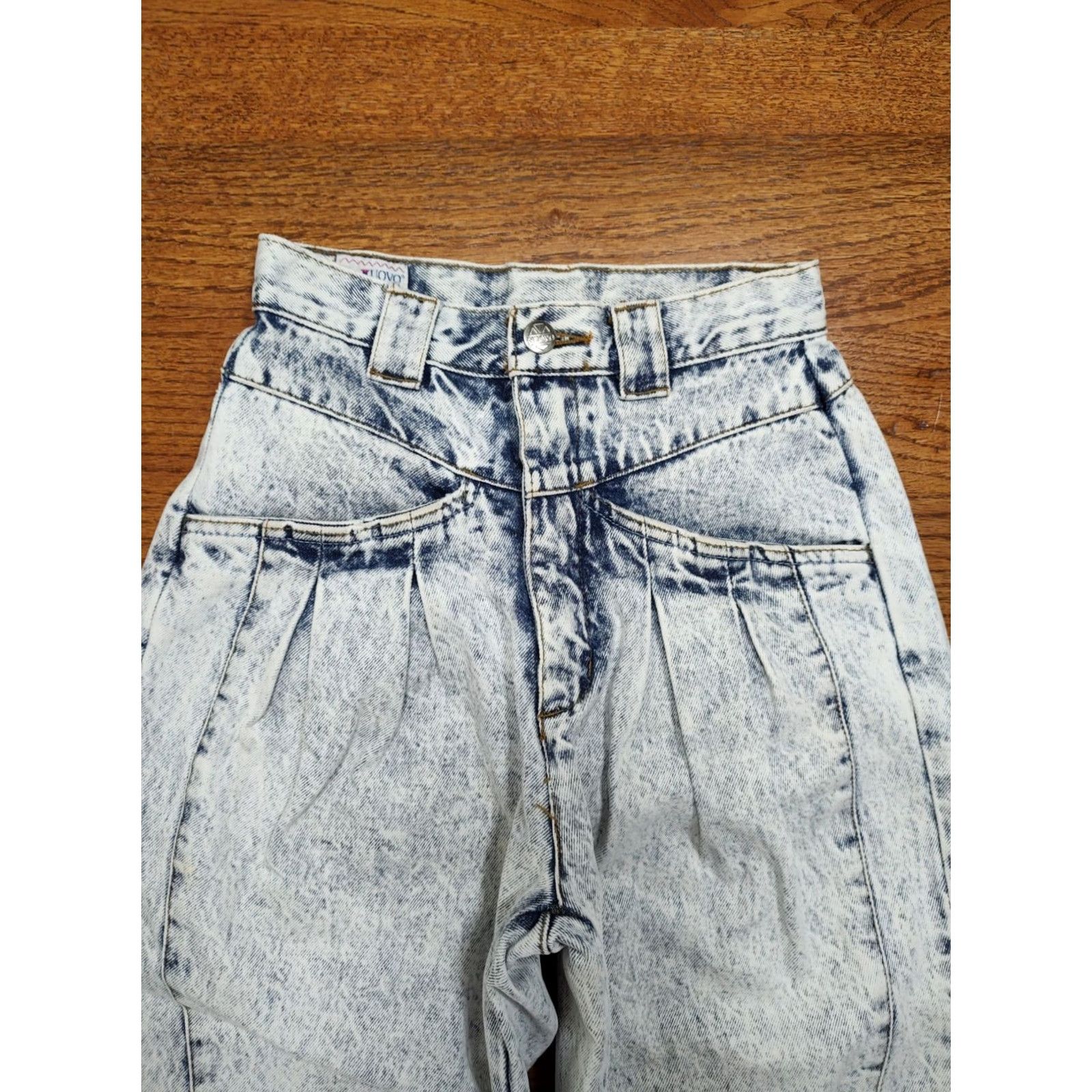 Denime VINTAGE NUOVO Jeans Denim Light Blue 80s Retro 90s Womens 1 24 in Tapered Pleated 27 in Inseam Slim Fit 100% Cotton Snap Button Closure Size 42" / US 20 - 3 Thumbnail