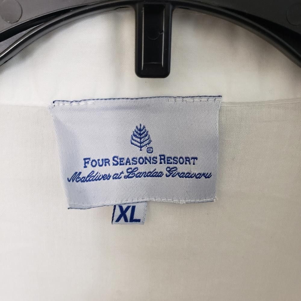 Designer CT437b Four Seasons Maldives Landaa Giraavaru Spa Shirt … Size ONE SIZE - 8 Thumbnail