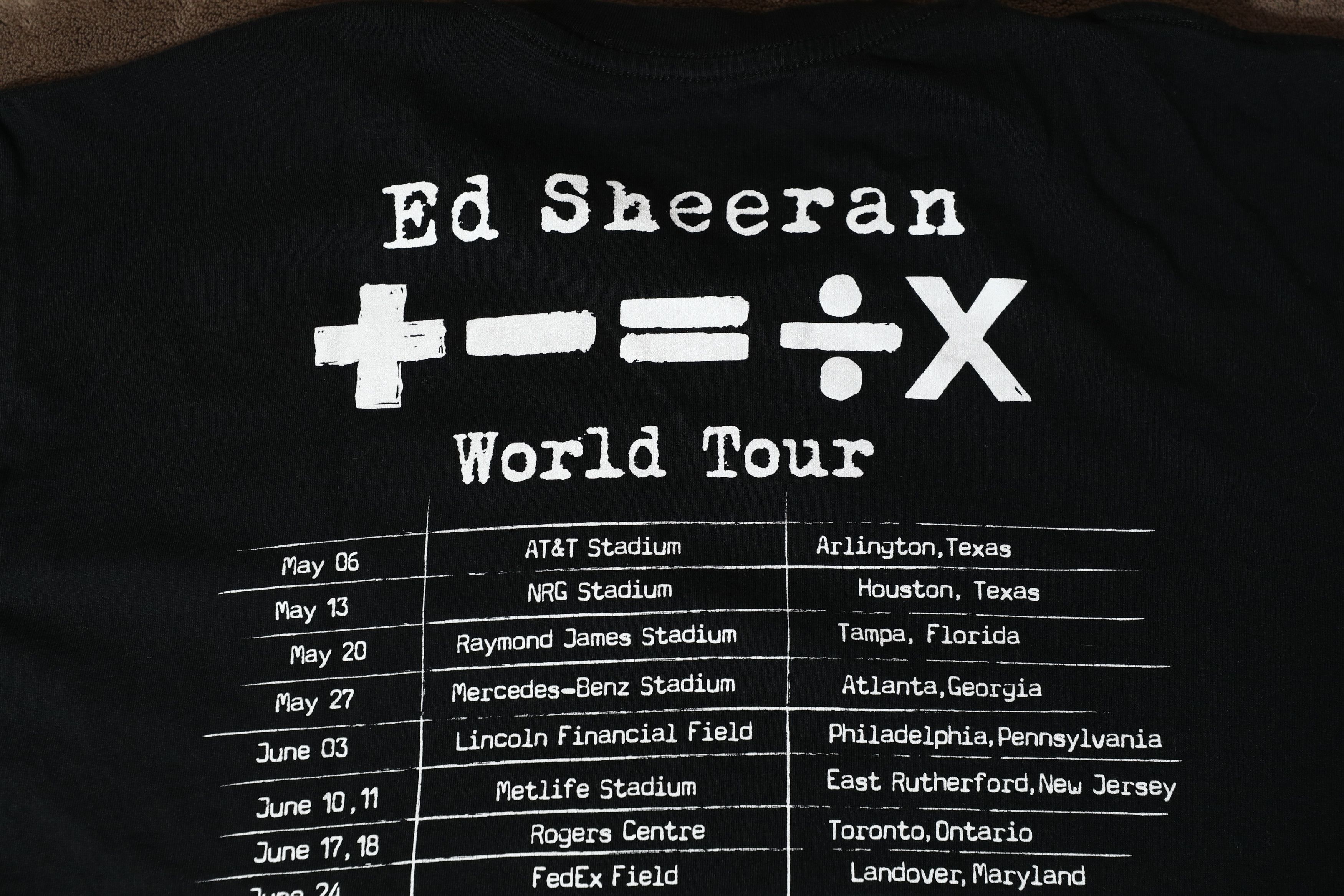 Band Tees Ed Sheeran +-=/x Mathematics Tour Tee (L) Size US L / EU 52-54 / 3 - 7 Thumbnail