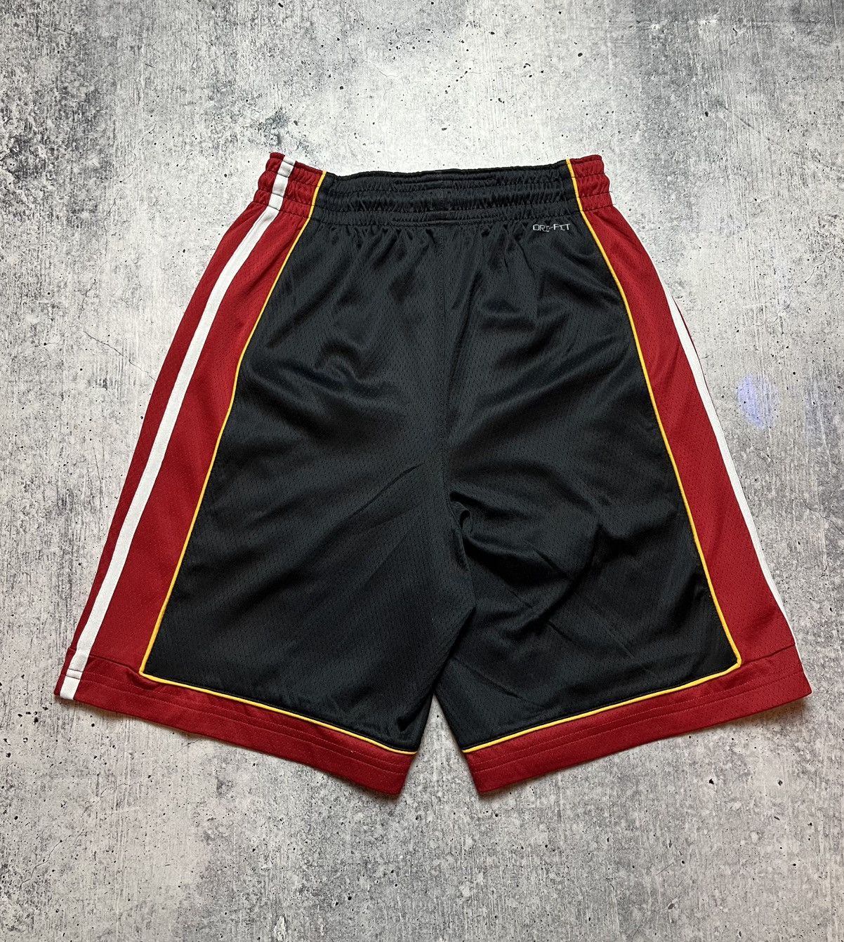 Nike NIKE MIAMI HEAT ICON EDITION NBA SWINGMAN SHORTS SIZE 30(S) Size US 30 / EU 46 - 6 Thumbnail