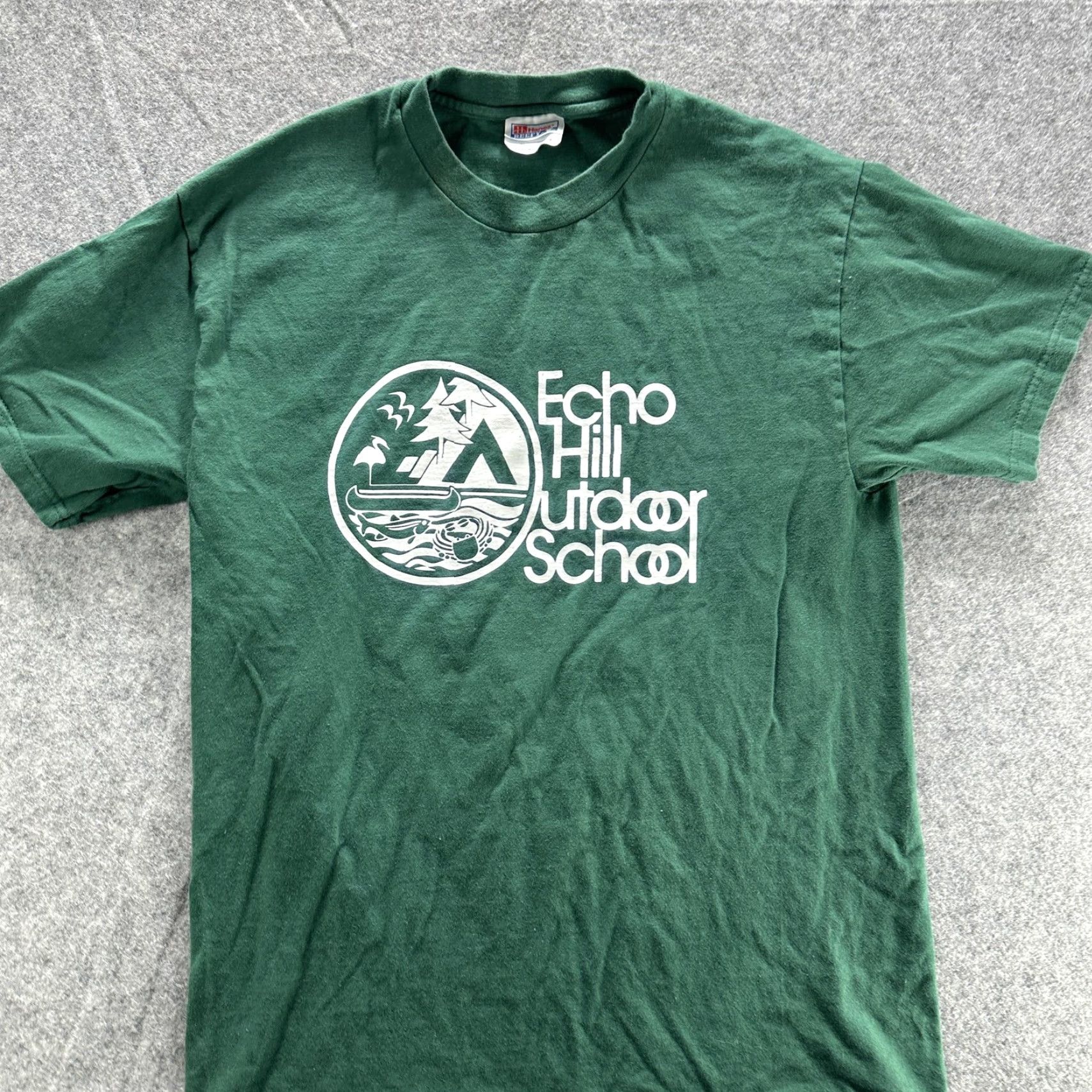 Hanes Echo Hill Outdoor School Shirt Mens Medium Green Graphic Tee Camping Nature Size US M / EU 48-50 / 2 - 3 Thumbnail