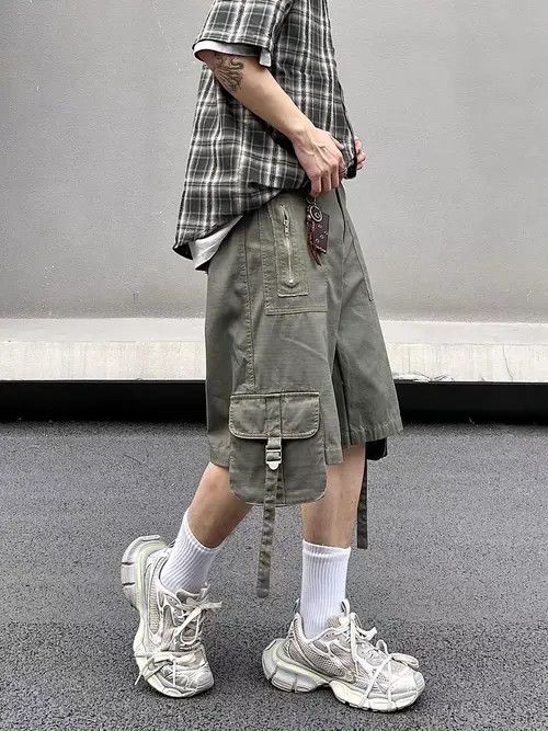 Japanese Brand Retro Hip Hop Multi-Pocket Loose Casual Shorts Size US 31 - 3 Thumbnail
