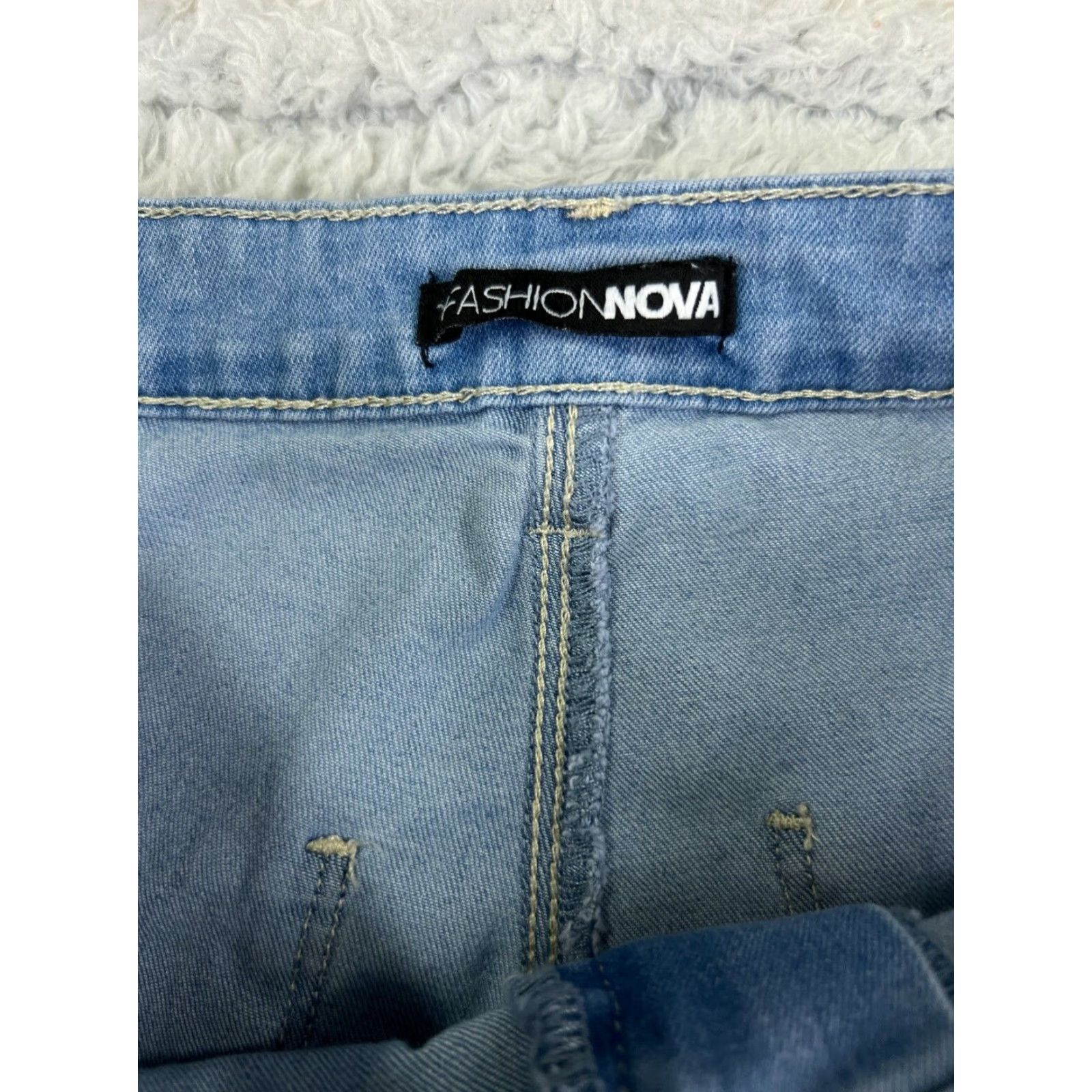 Fashion Nova Fashion Nova Jeans Womens Flared Denim 5 Blue Medium Wash 22x36 Cotton Size 27" / US 4 / IT 40 - 6 Thumbnail