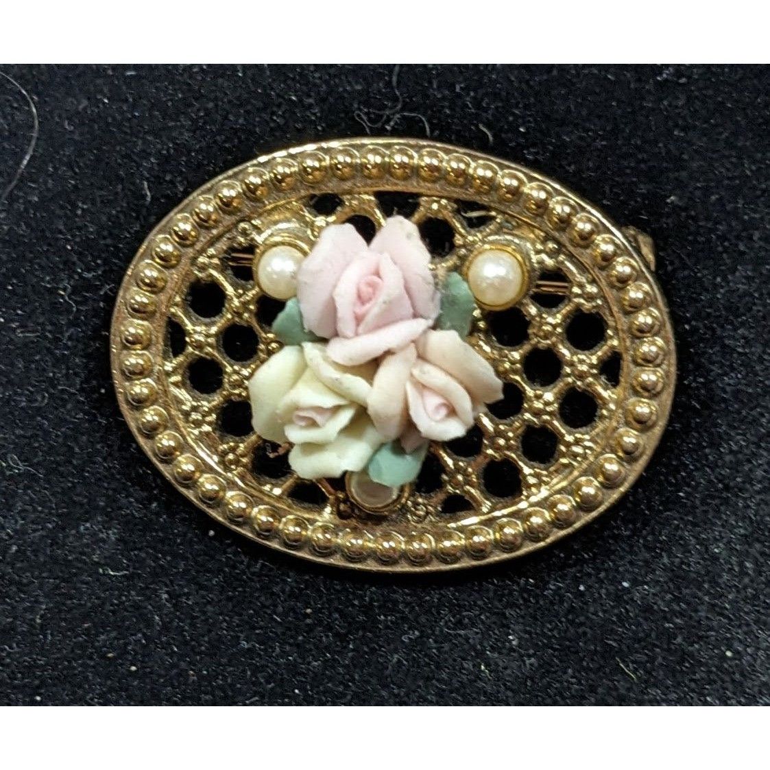 Other Vintage Victorian Style Rose Embellished Gold Tone Filigree Size ONE SIZE - 3 Thumbnail