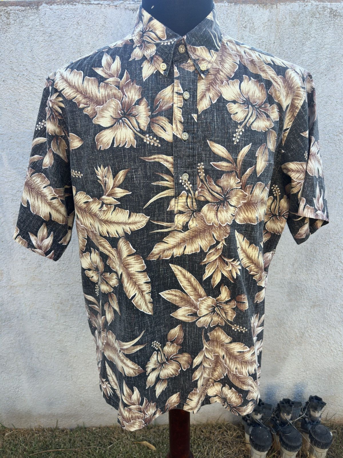 Reyn Spooner PreOwned Reyn Spooner Hawaiian Print Black/Gold Men's XL Size US XL / EU 56 / 4 - 1 Thumbnail