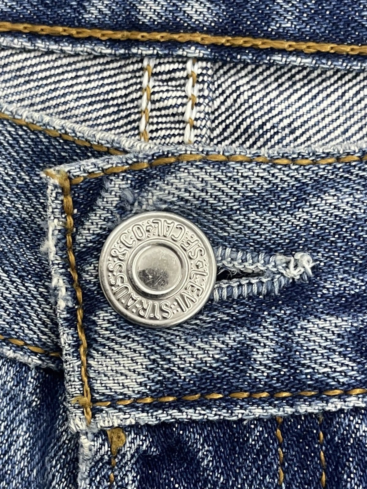 Levi's Thrashed Vintage Levi’s 501 Destructed Light Wash Size US 31 - 5 Thumbnail