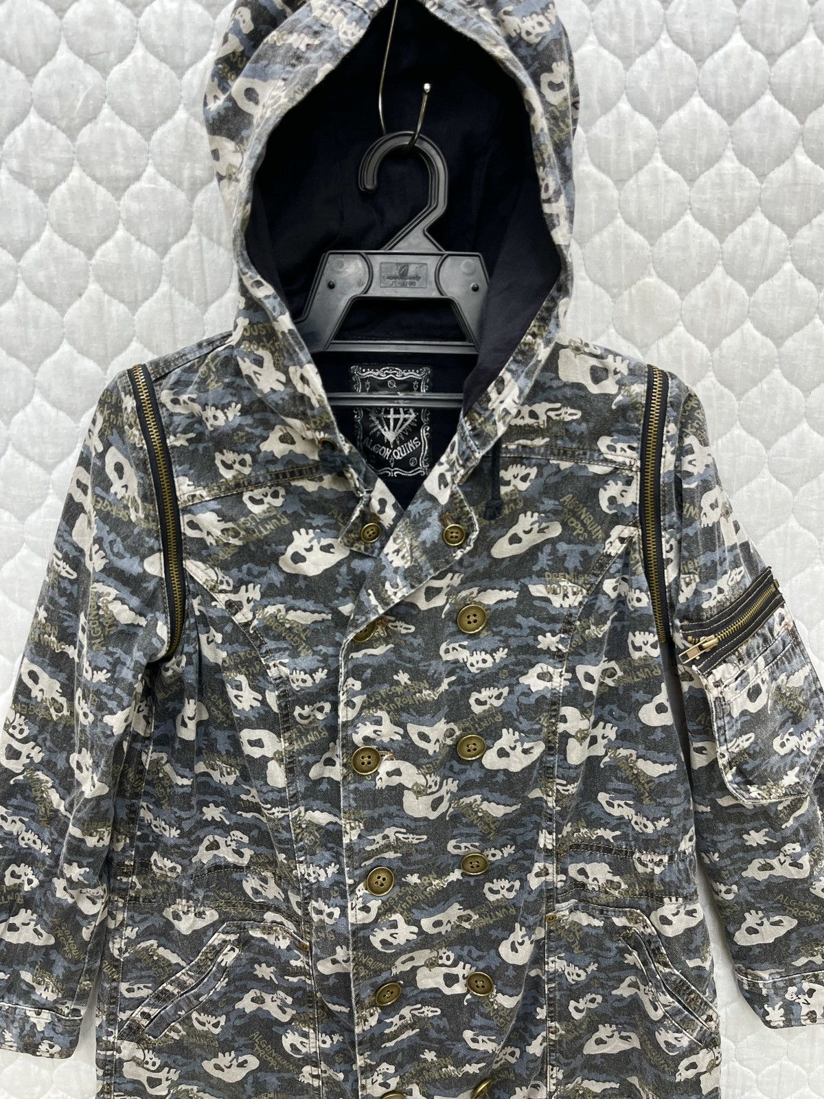 If Six Was Nine × Japanese Brand 🔥🔥ARCHIVE ALGON QUINS SKULLS PRINT DETACHABLE SLEEVE JACKET Size S / US 4 / IT 40 - 4 Thumbnail