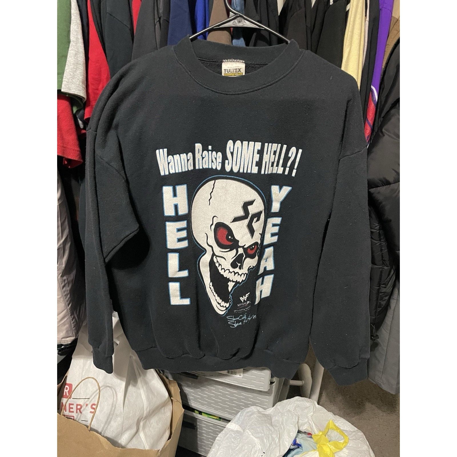 Tultex Size L- VTG WWF STONE COLD WANNA RAISE SOME HELL SHIRT Size US L / EU 52-54 / 3 - 1 Thumbnail