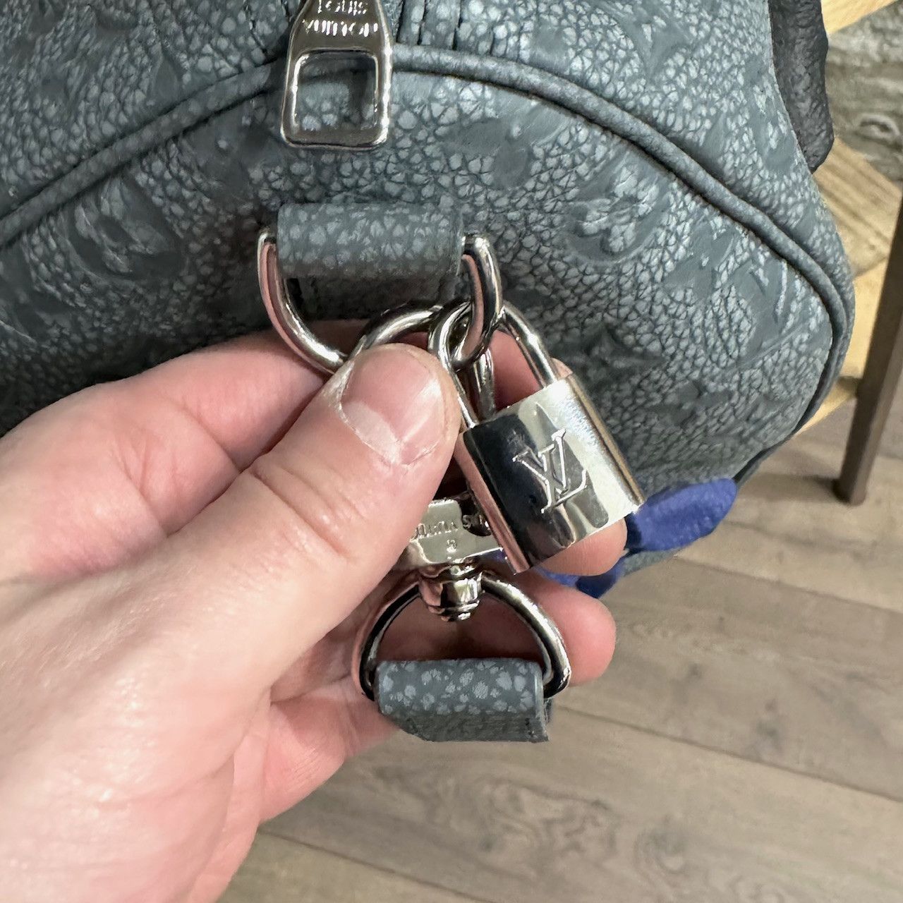 Louis Vuitton Louis Vuitton FW22 Grey Taurillon Climbing Keepall 55 Size ONE SIZE - 9 Thumbnail