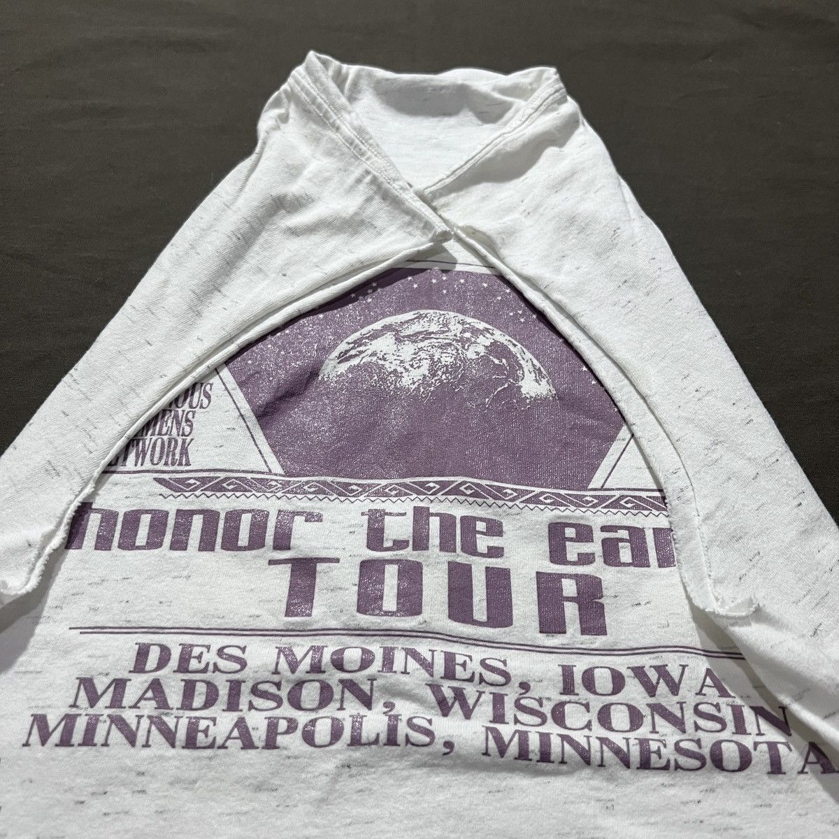 Band Tees Vintage 90s Indigo Girls Honor The Earth Tour Promo Tee Size US M / EU 48-50 / 2 - 7 Thumbnail