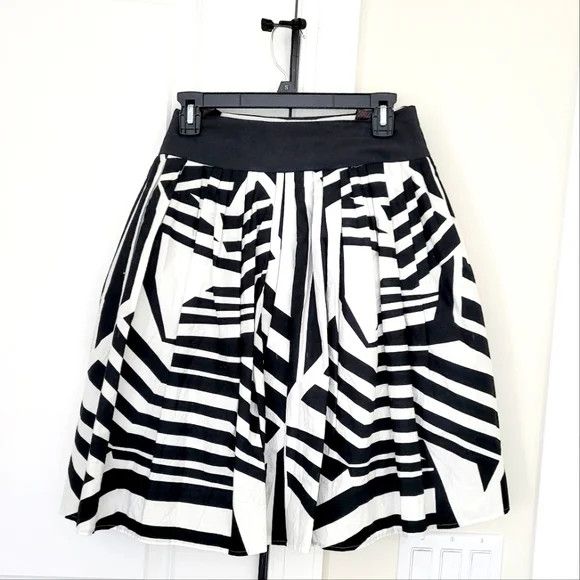 Vacation Connection 18 B&W Geometric Print 1/2 Circle Swing Skirt Size 32" / US 10 / IT 46 - 3 Thumbnail