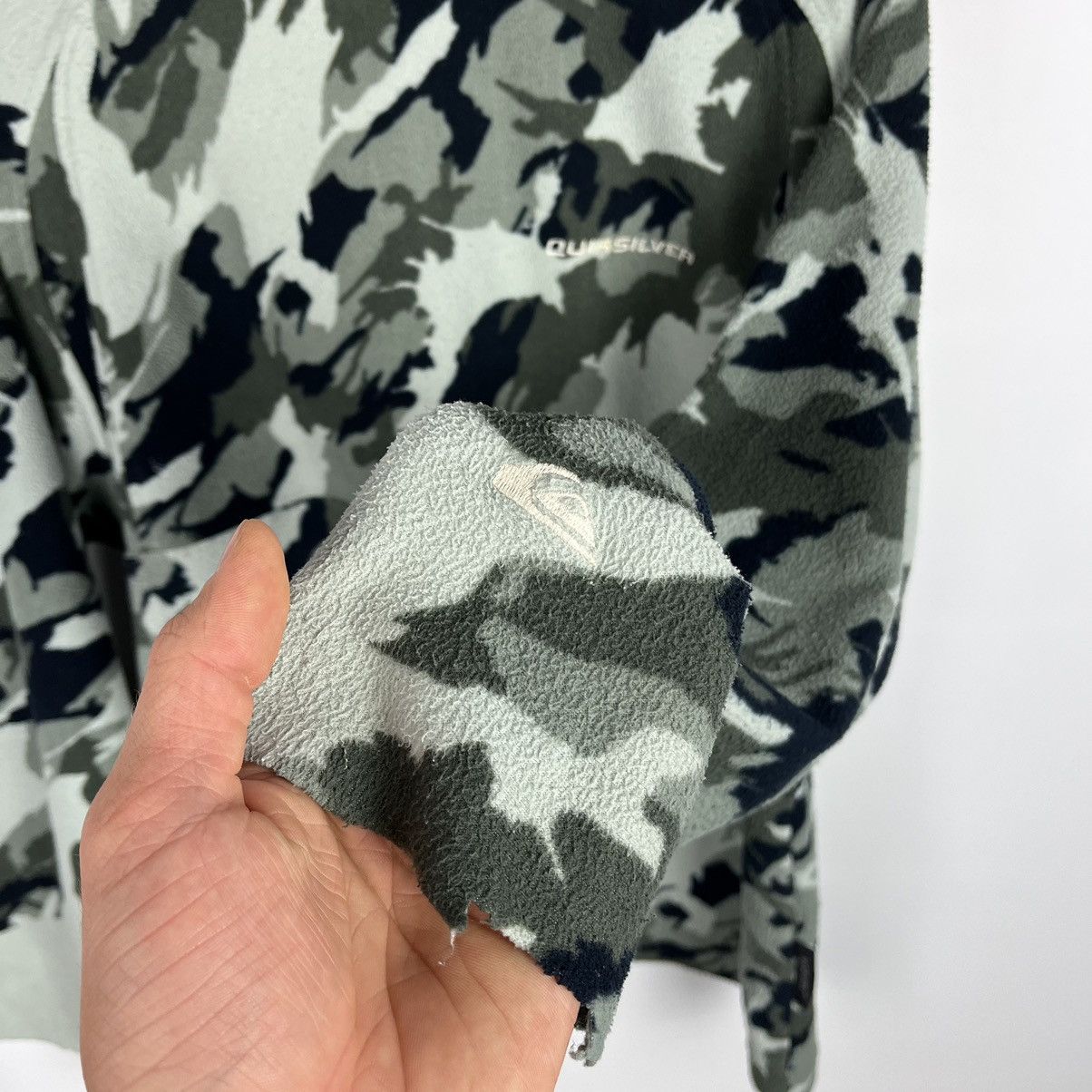 Quiksilver Vintage Y2K Quiksilver Camo Fleece Sweatshirt Outdoor Hiking Size US XS / EU 42 / 0 - 11 Thumbnail