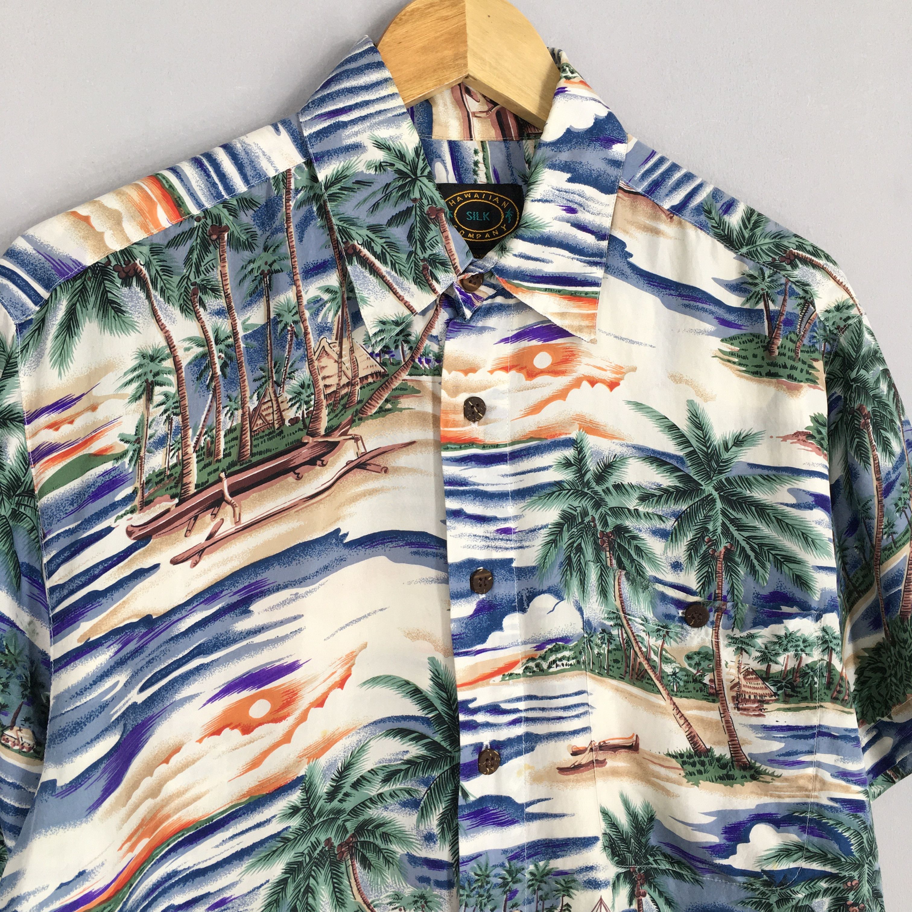 Vintage Vintage Hawaiian Beach View Aloha Silk Shirts Small Size US S / EU 44-46 / 1 - 3 Thumbnail