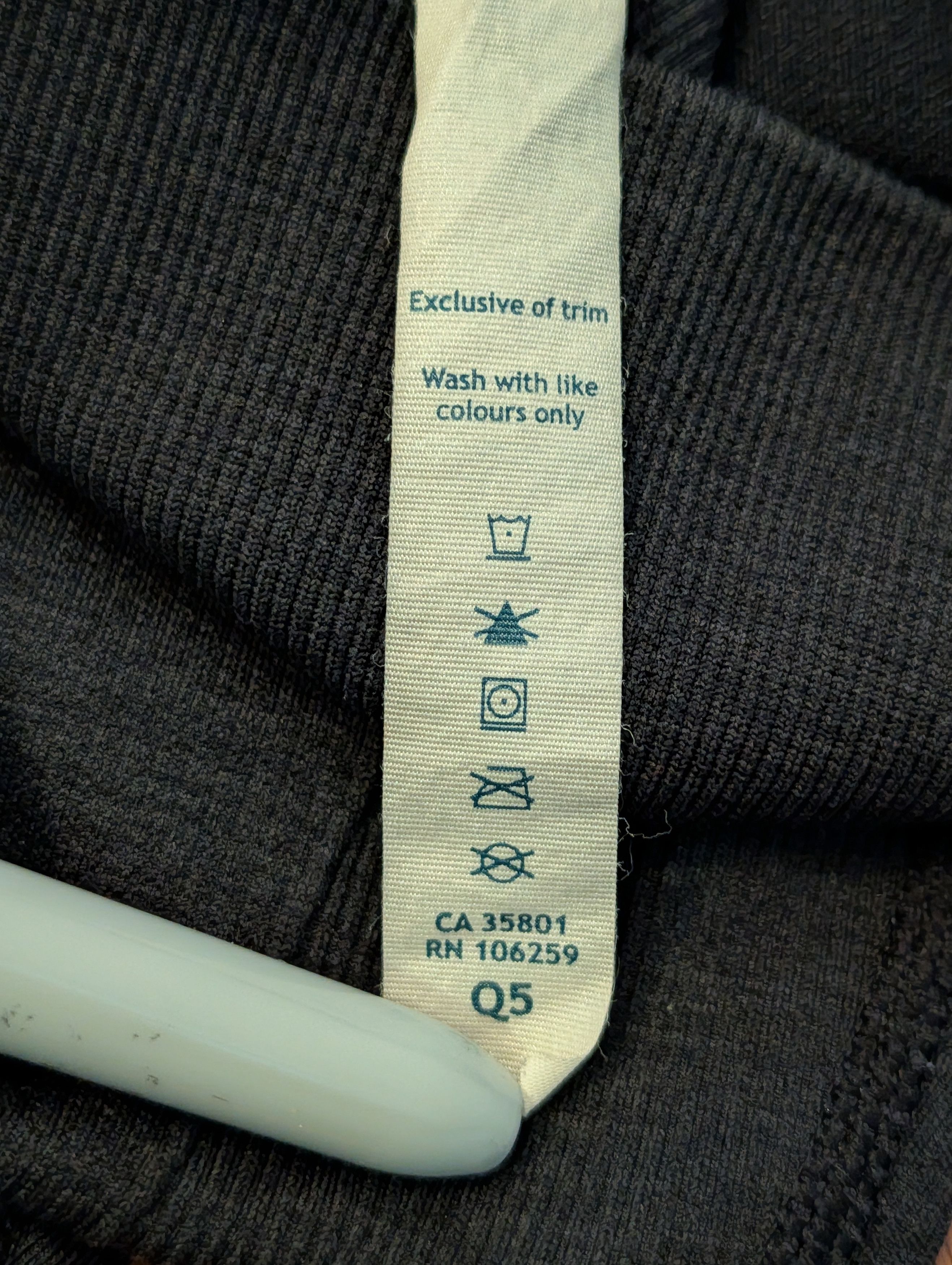 Lululemon LULULEMON FLOW CROP PANTS YOGA PILATES GYM SPIN size 10 Size 30" / US 8 / IT 44 - 5 Thumbnail