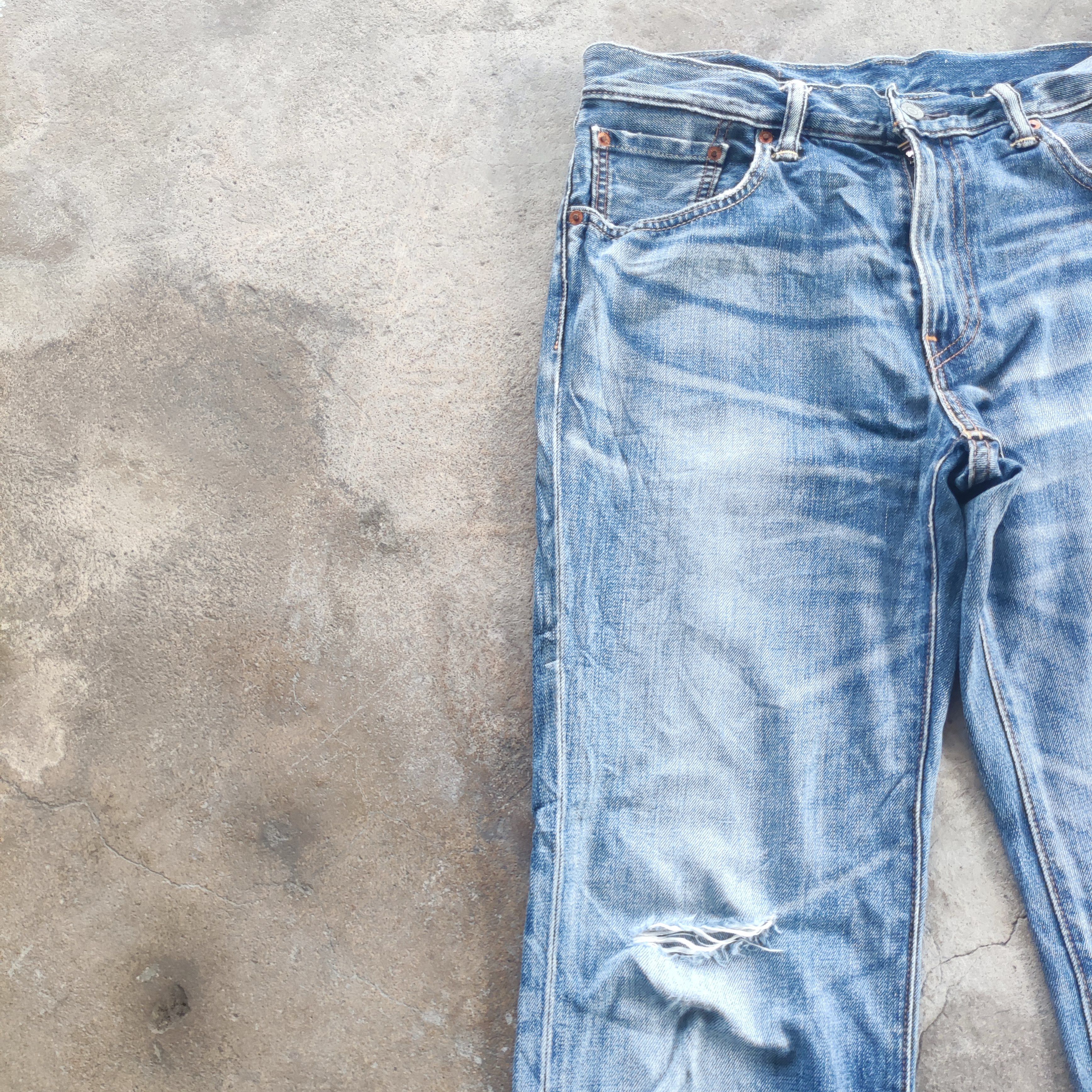 Levi's Vintage Levi's 505 Brand Ripped Jeans faded pants Size US 35 - 5 Thumbnail