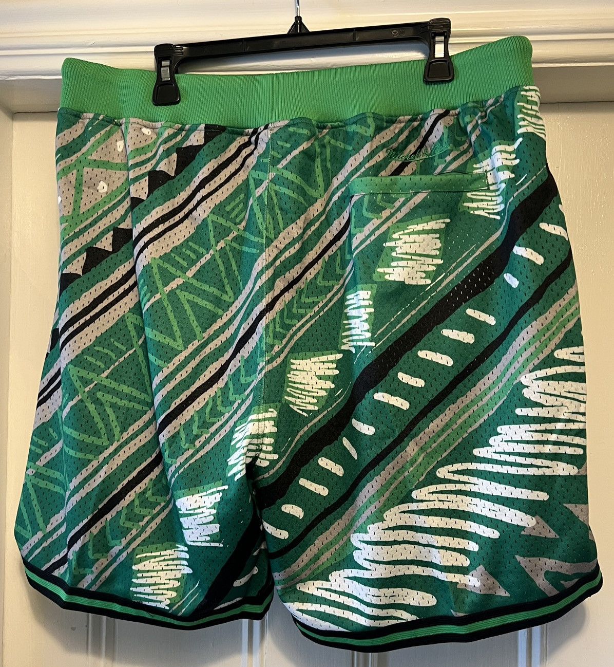 Mitchell & Ness Authentic Mitchell & Ness MLS Game Day Pattern Shorts Austin Size US 42 / EU 58 - 6 Thumbnail