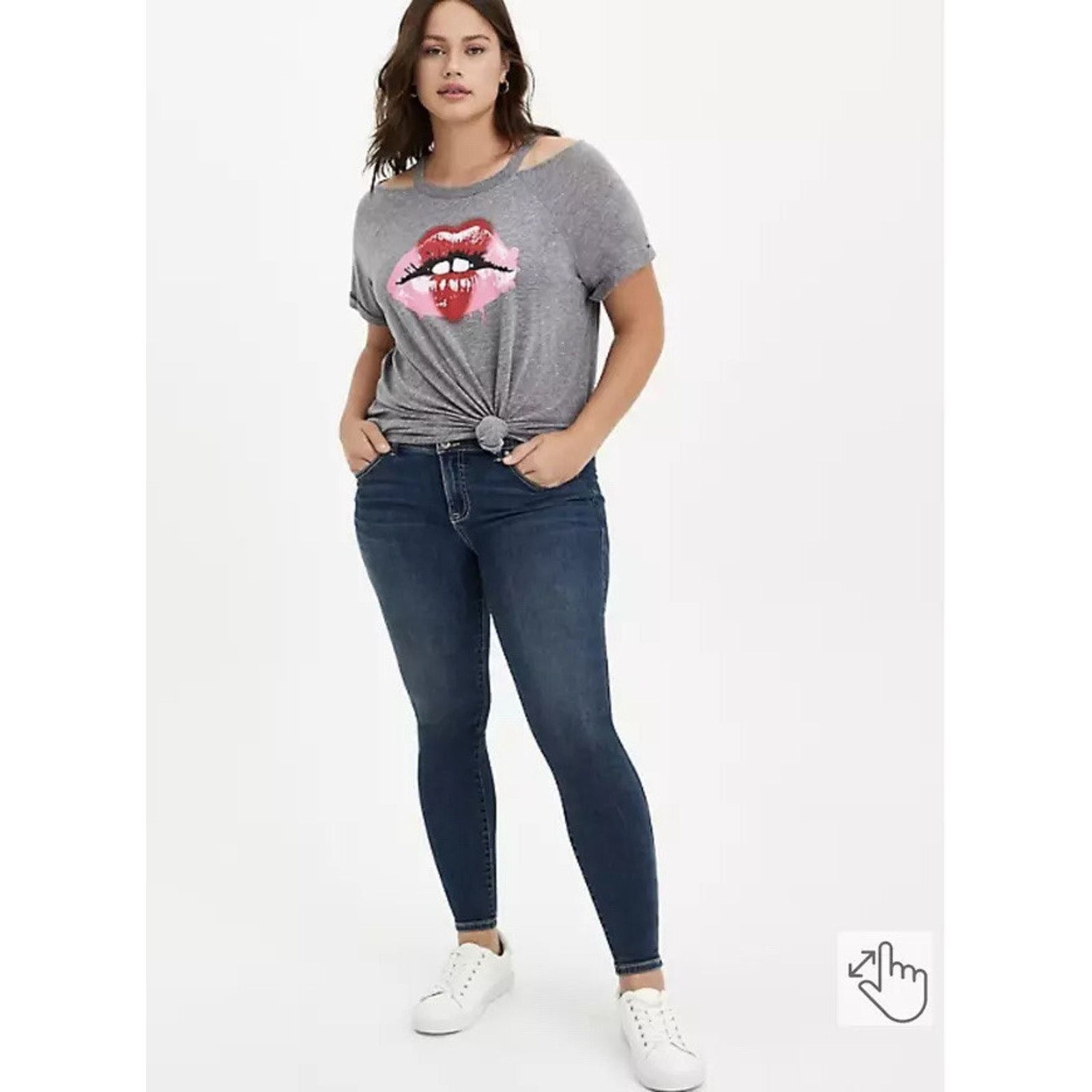 Torrid TORRID 3X HEART LIPS GREY COLD SHOULDER TEE NWT Size 3XL / US 20-22 - 1 Thumbnail