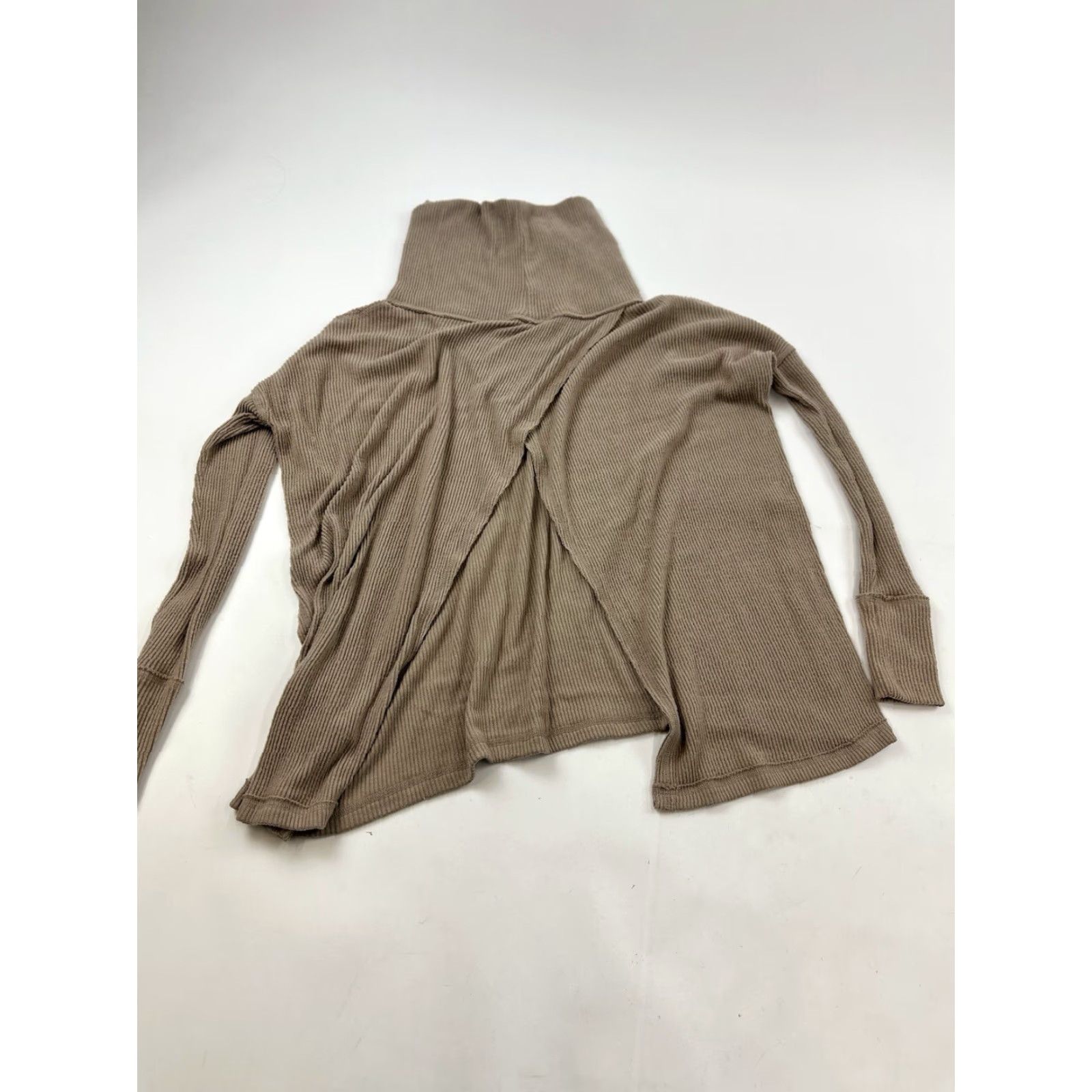Free People We The Free Free People Top Women’s XS Beige Open Back Turtleneck Sweater Boho Size XS / US 0-2 / IT 36-38 - 2 Thumbnail