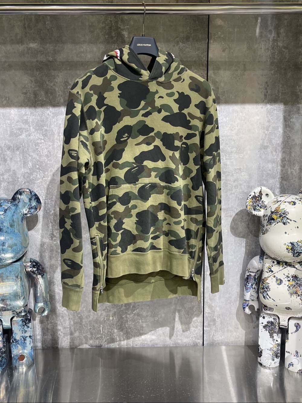 Bape A Bathing Ape Camo Shark Hoodie Size L Size US L / EU 52-54 / 3 - 1 Thumbnail