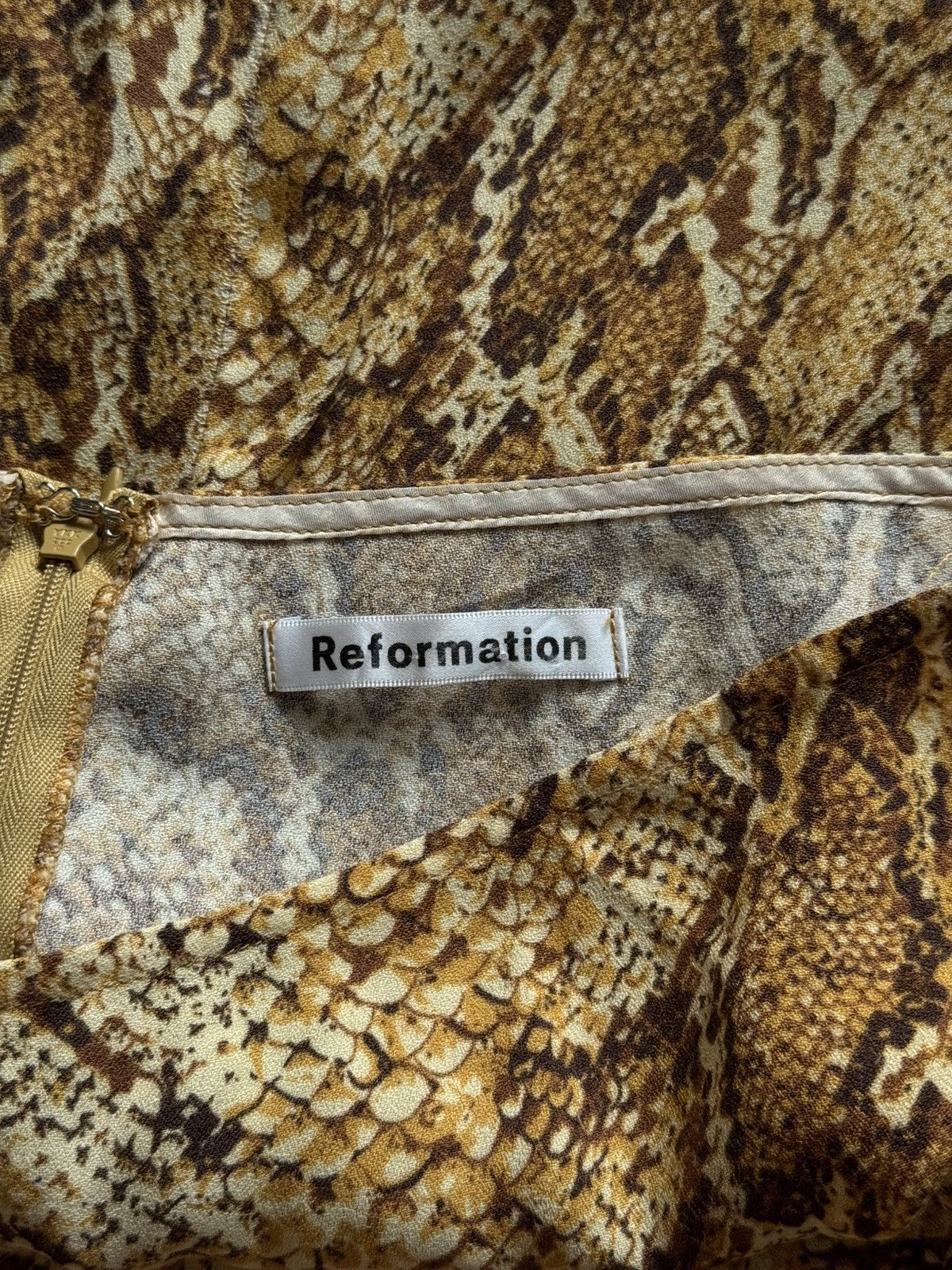 Reformation Reformation snakeskin pattern skirt made in USA Size 27" / US 4 / IT 40 - 3 Thumbnail