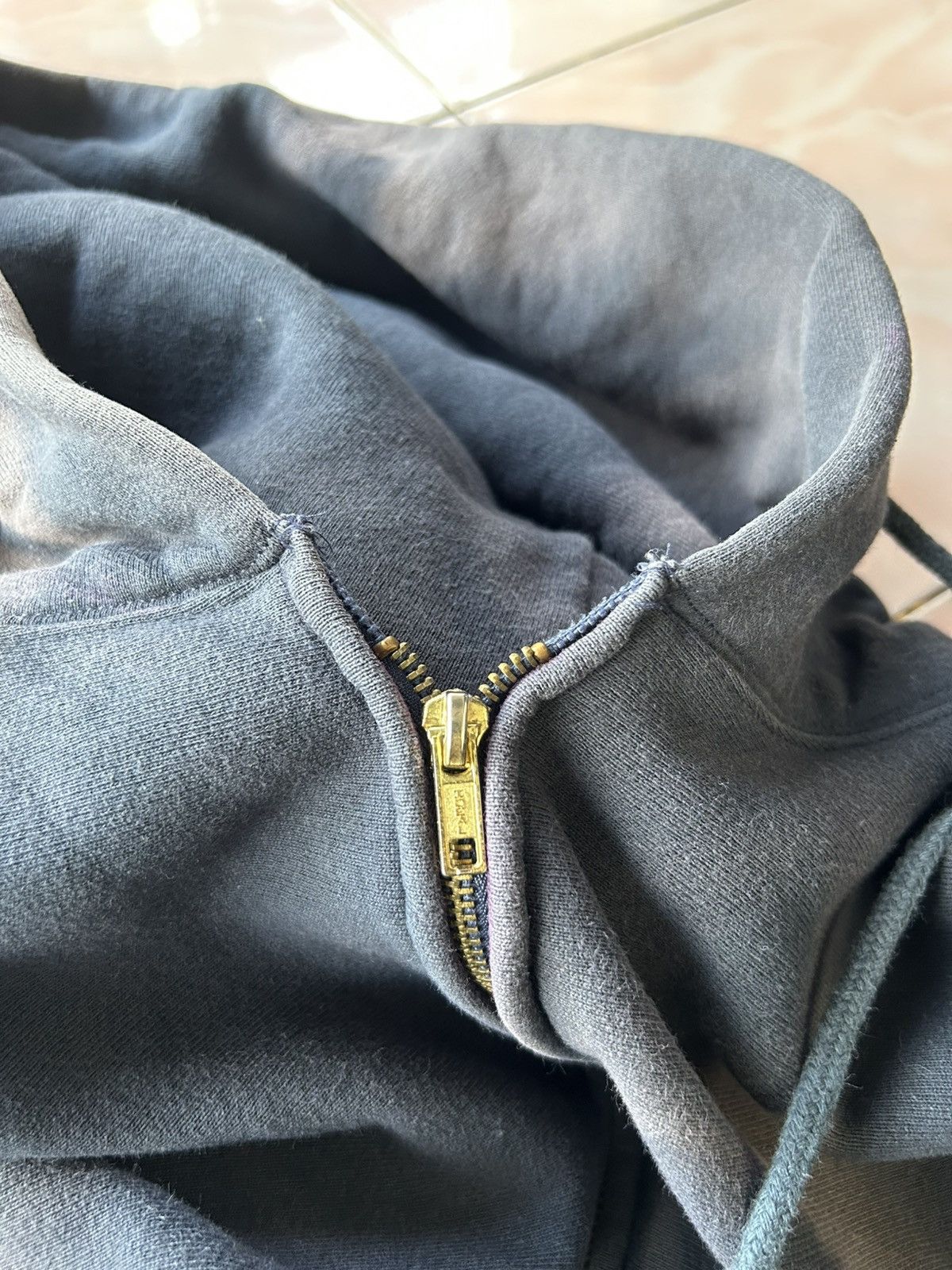 Champion Vintage Champion Reverse Weave Acid Wash Sunfaded Hoodie Size US S / EU 44-46 / 1 - 7 Thumbnail