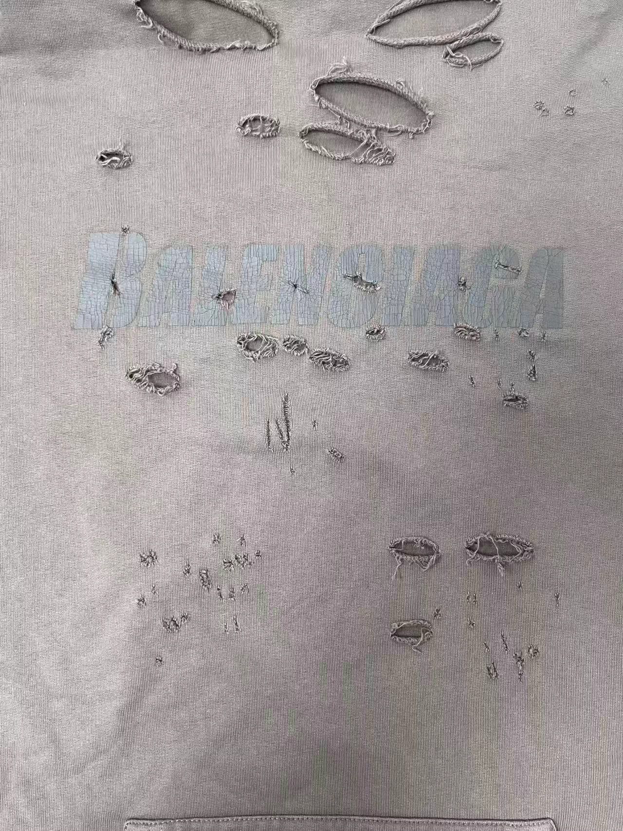 Balenciaga Balenciaga logo print distressed sweatshirt Size US XXS / EU 40 - 5 Thumbnail