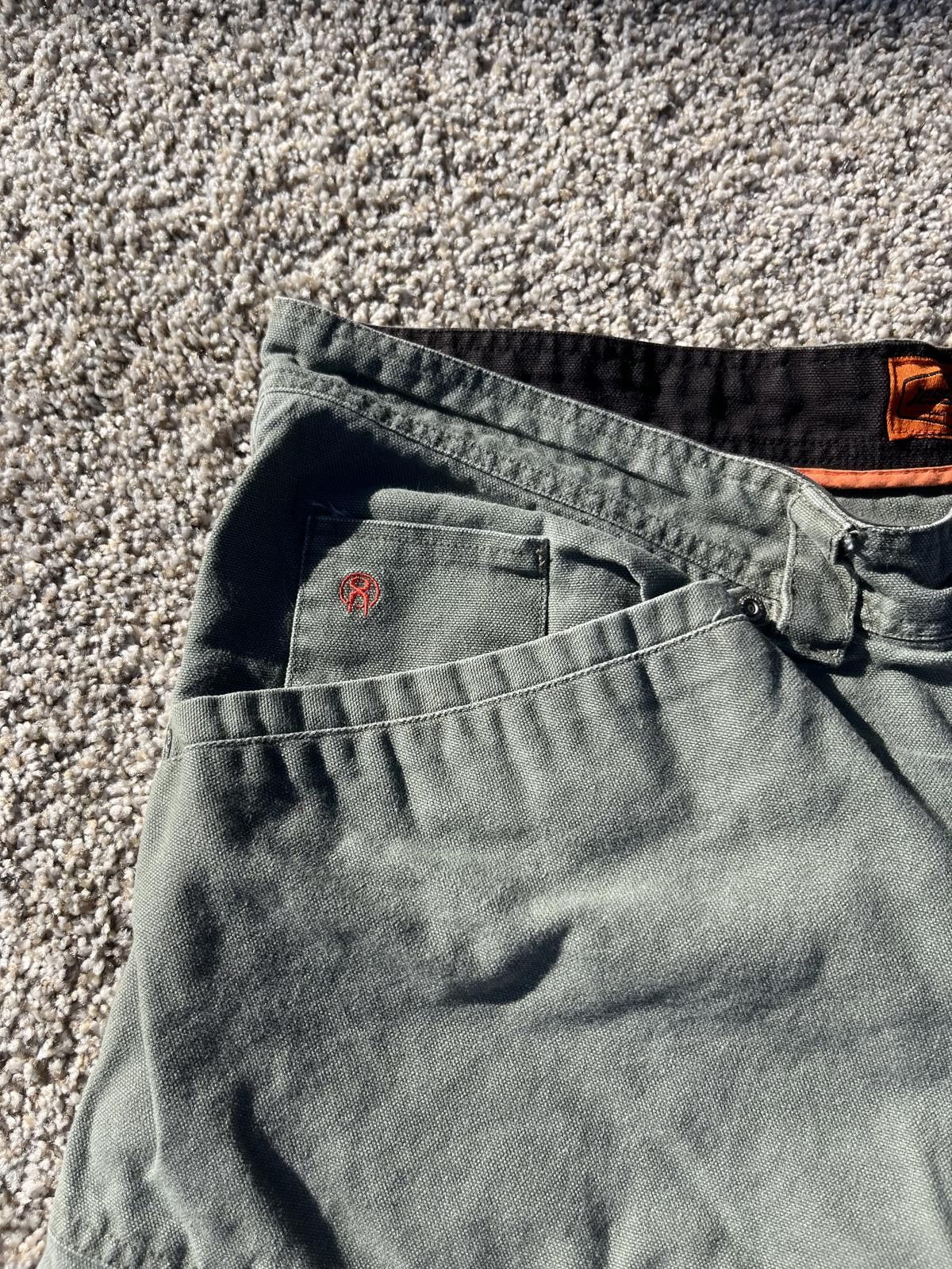 Other Stylish Green Cargo Shorts for Outdoor Adventures Size US 40 / EU 56 - 2 Thumbnail