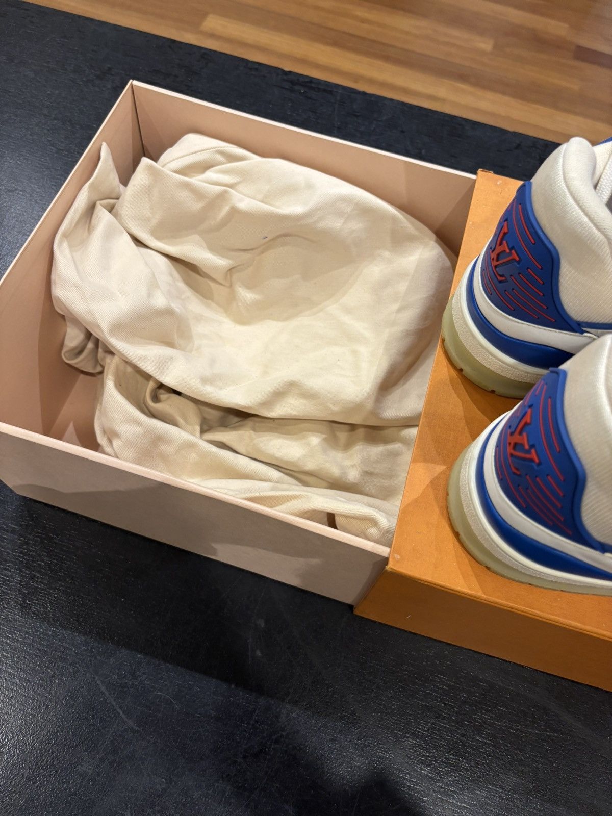 Louis Vuitton Louis Vuitton Trainer Red White Blue Size US 8.5 / EU 41-42 - 7 Thumbnail